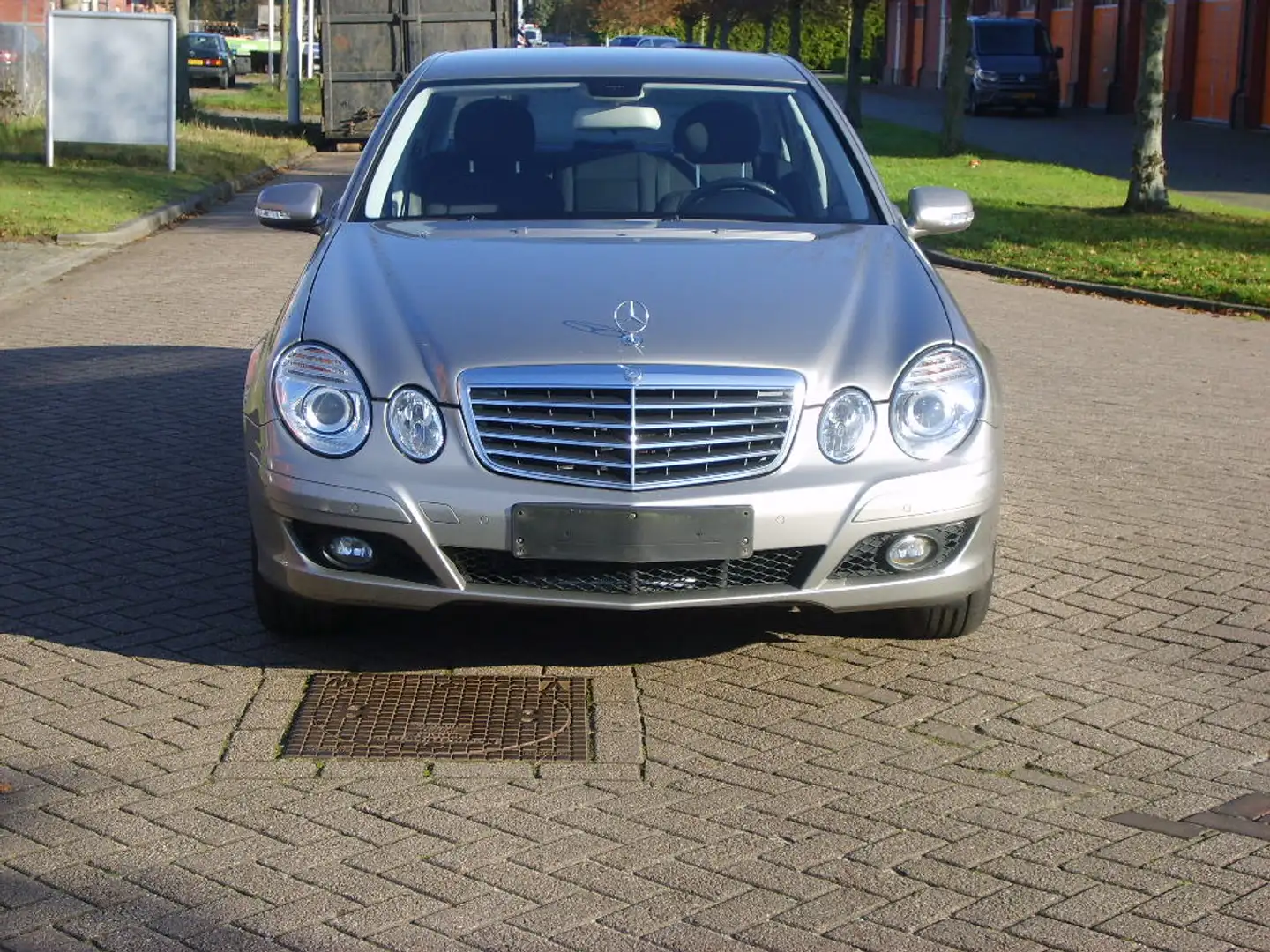 Mercedes-Benz E 280 Elegance Gris - 2