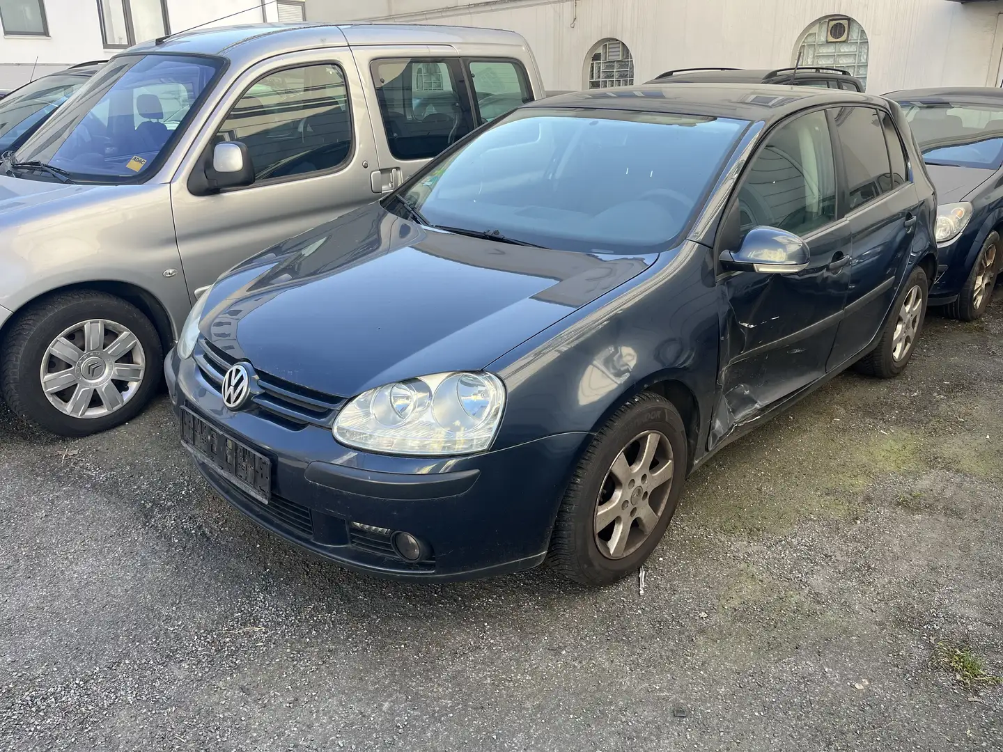 Volkswagen Golf Trendline Blau - 1