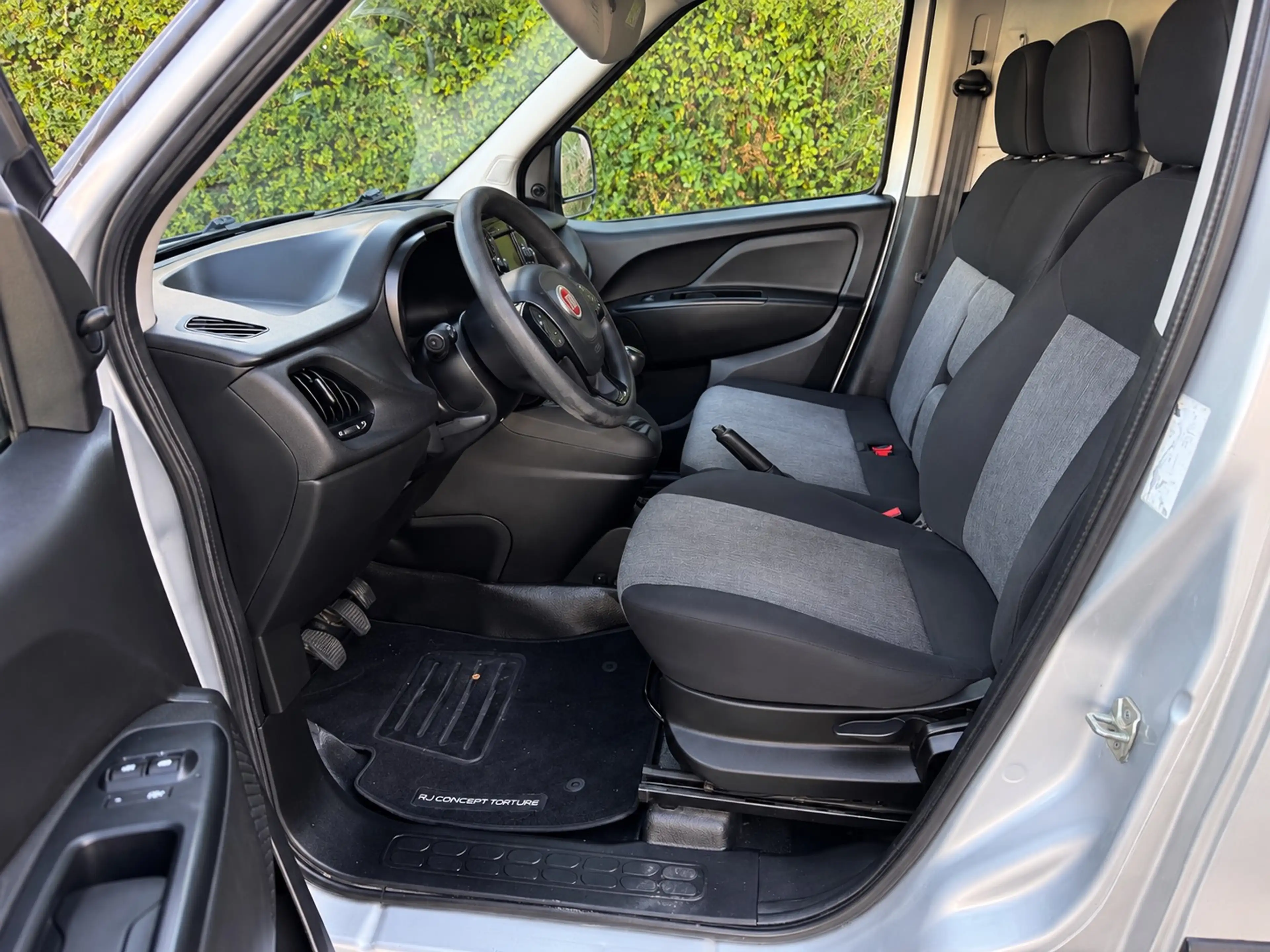 Fiat Doblo Maxi 1.6 Mtj professionnel 3/PLACE/ GALERIE DE TOIT/GARANTIE — photo 9