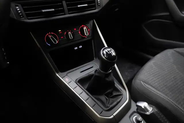 Volkswagen Polo view 8