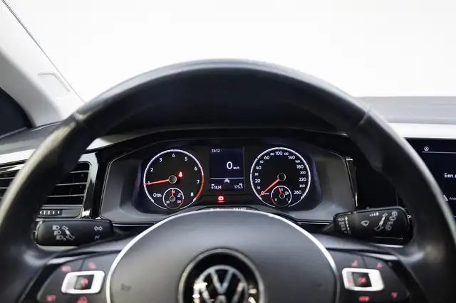 Volkswagen Polo view 12