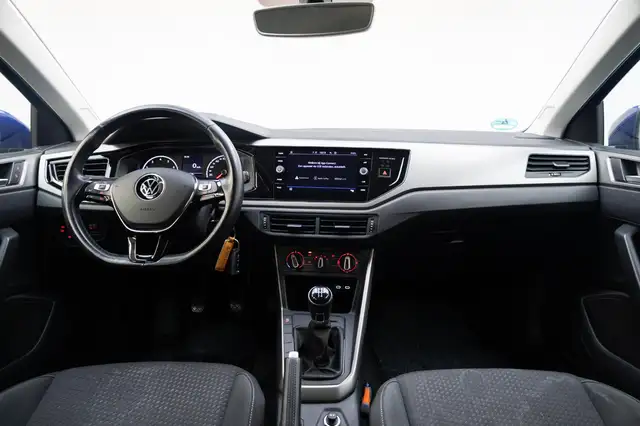 Volkswagen Polo view 4