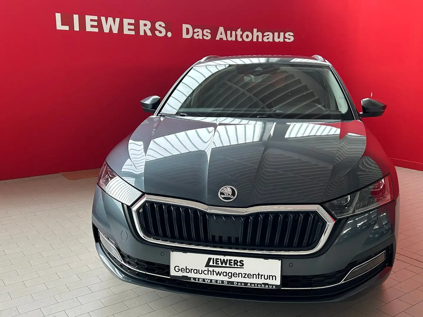 Skoda Octavia Style TSI ACT Grau - 2