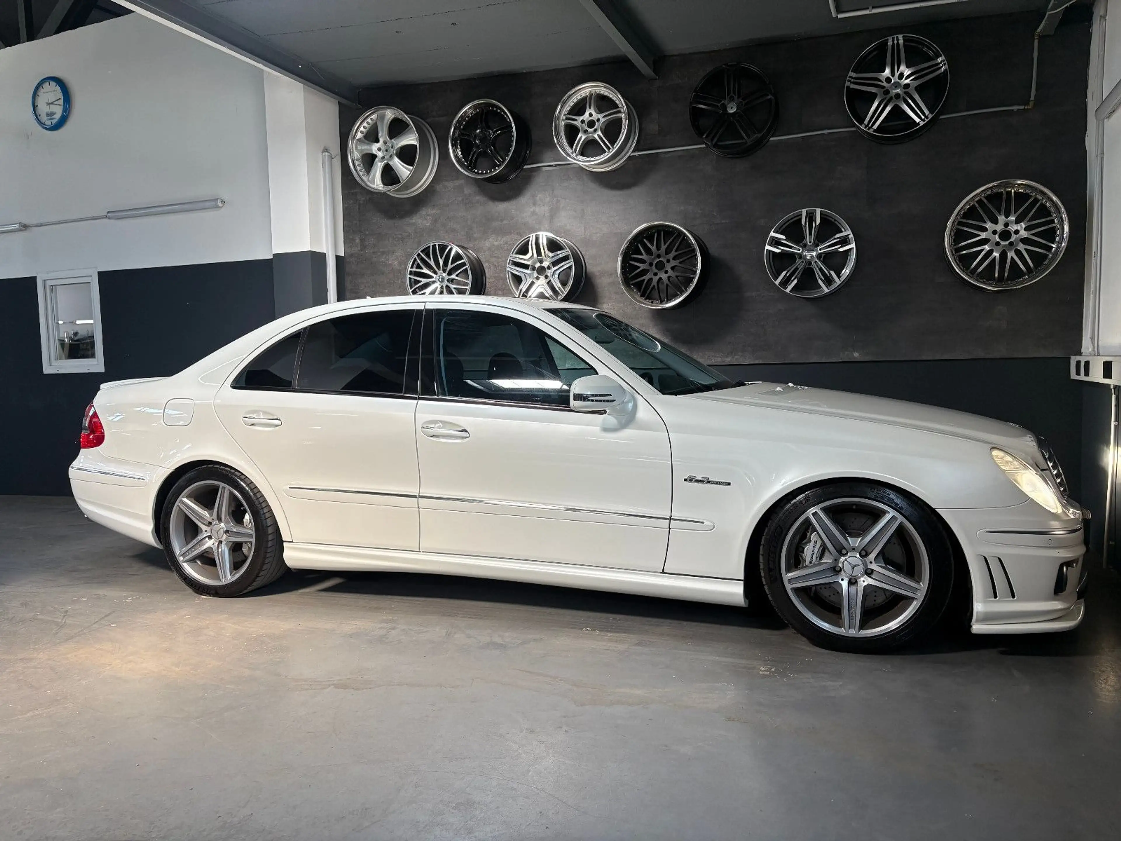 Mercedes-Benz E 63 AMG SCHIEBEDACH/XENON/ — photo 11