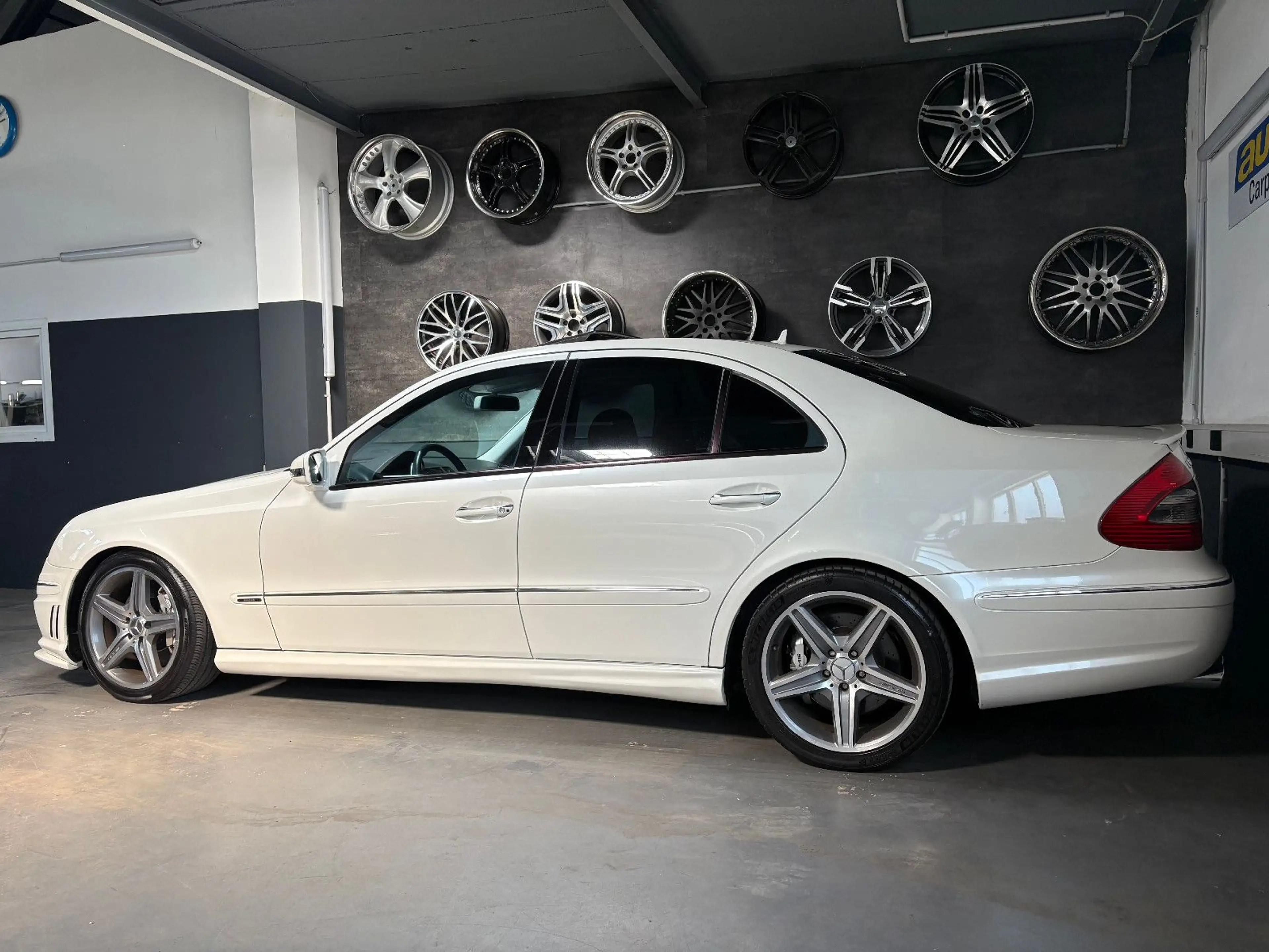 Mercedes-Benz E 63 AMG SCHIEBEDACH/XENON/ — photo 4