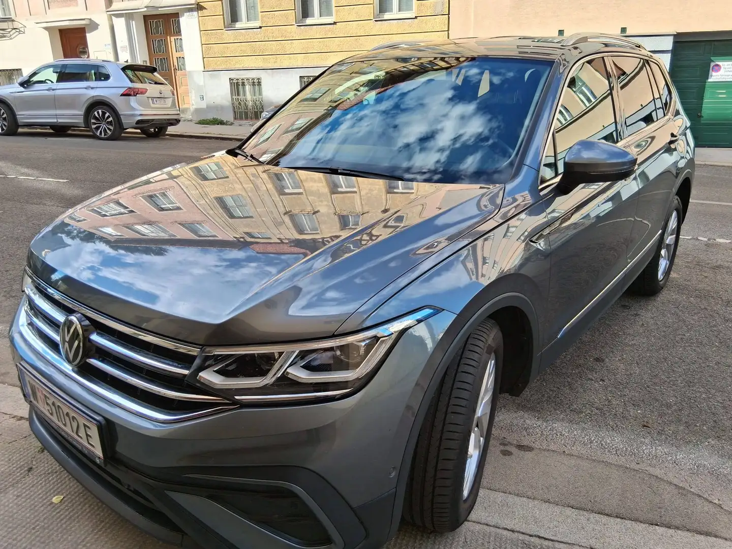 Volkswagen Tiguan Allspace Tiguan 2,0 TDI SCR DSG Allspace R-Line R-Line Grau - 1