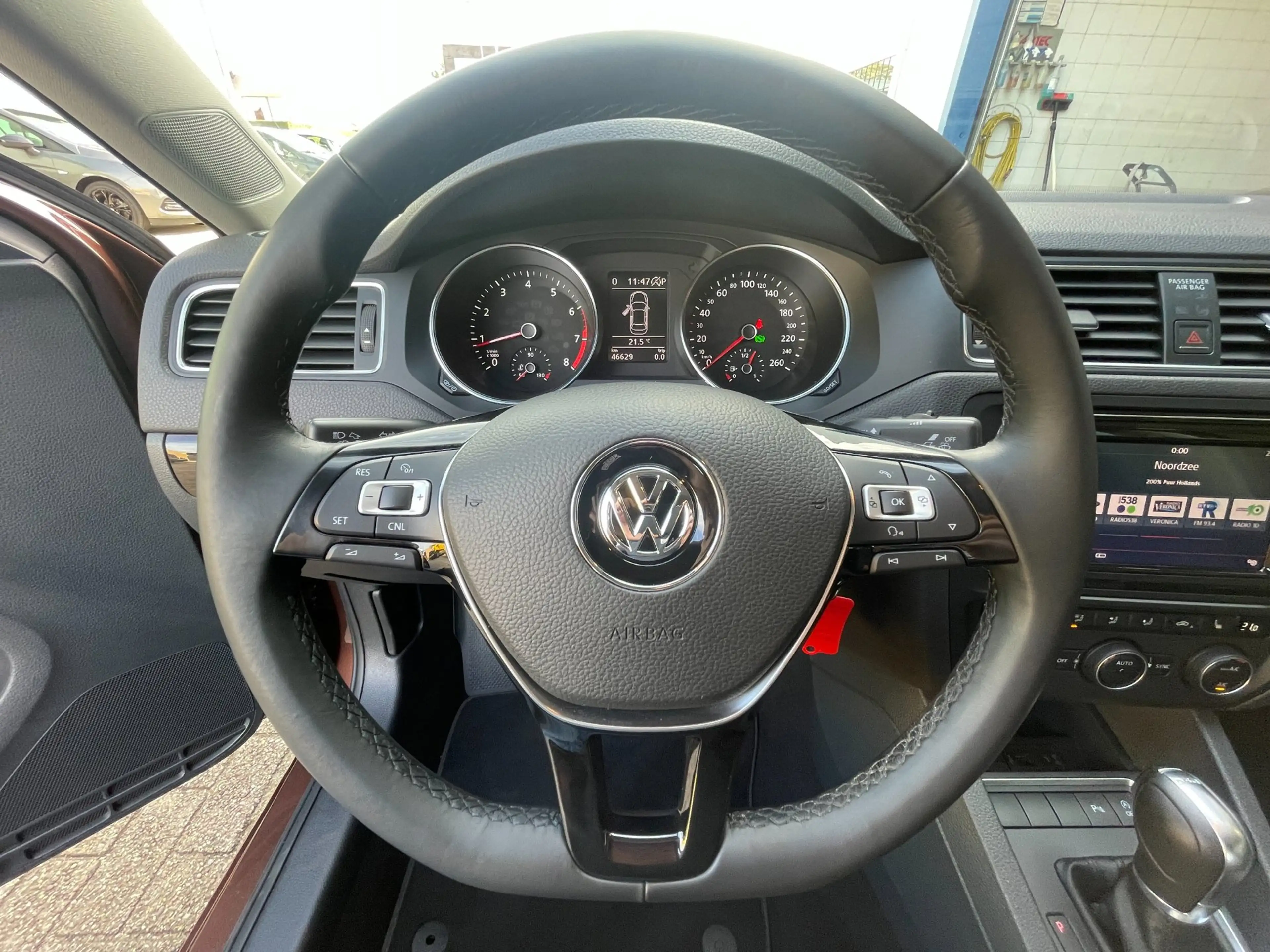 Volkswagen Jetta 1.4 TSI Highline — photo 9