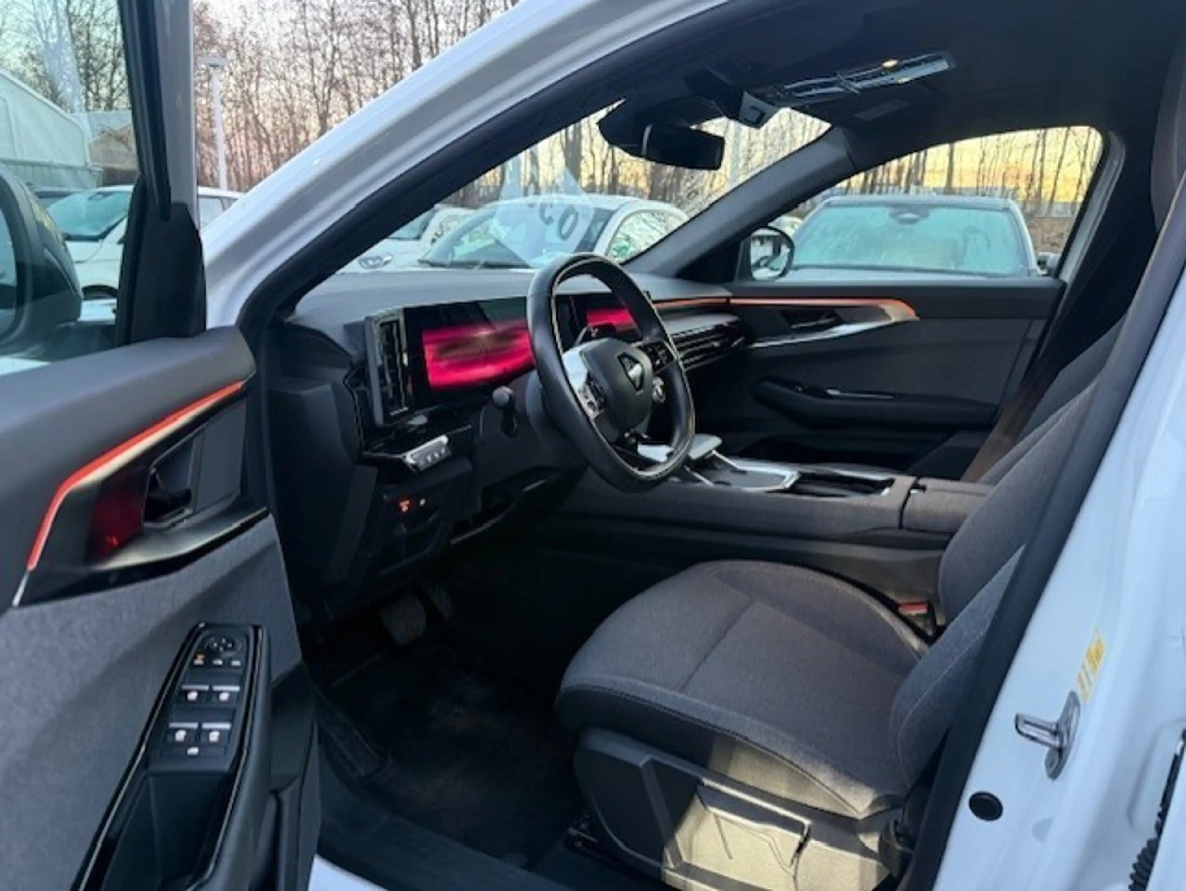Renault Austral Equilibre TCe 140 EDC Klima PDC Carplay — photo 9