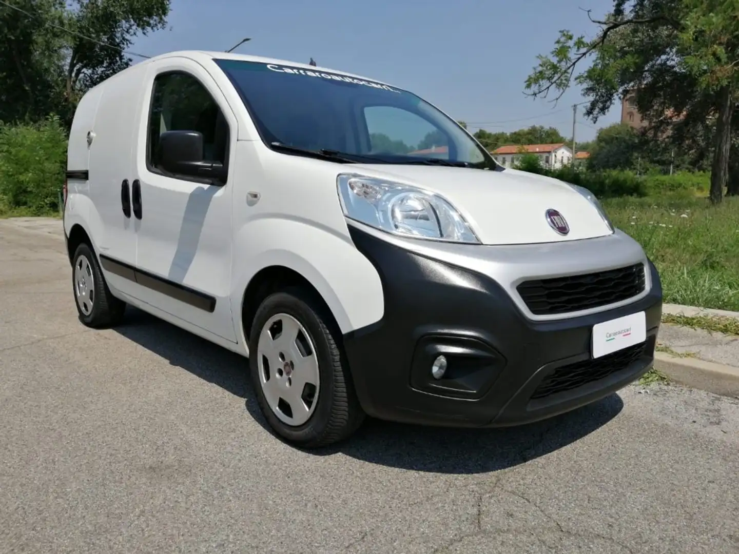 Fiat Fiorino 1.3 MJT 95CV Cargo SX Biały - 1