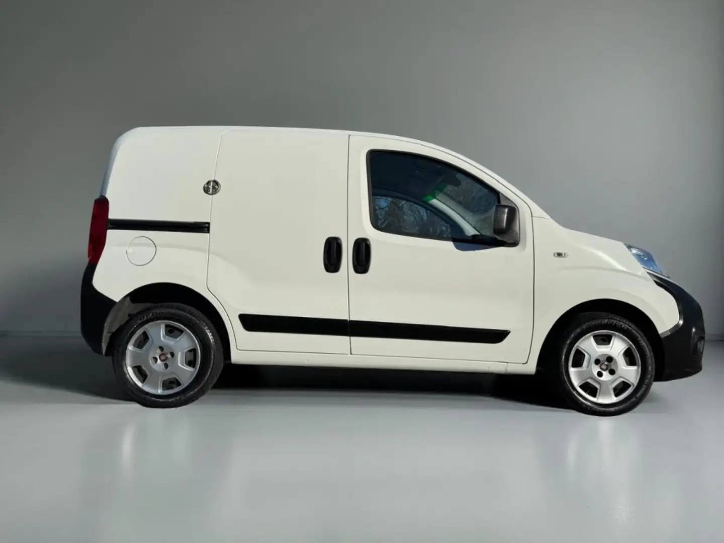 Fiat Fiorino 1.3 MJT 95CV Cargo SX Weiß - 2
