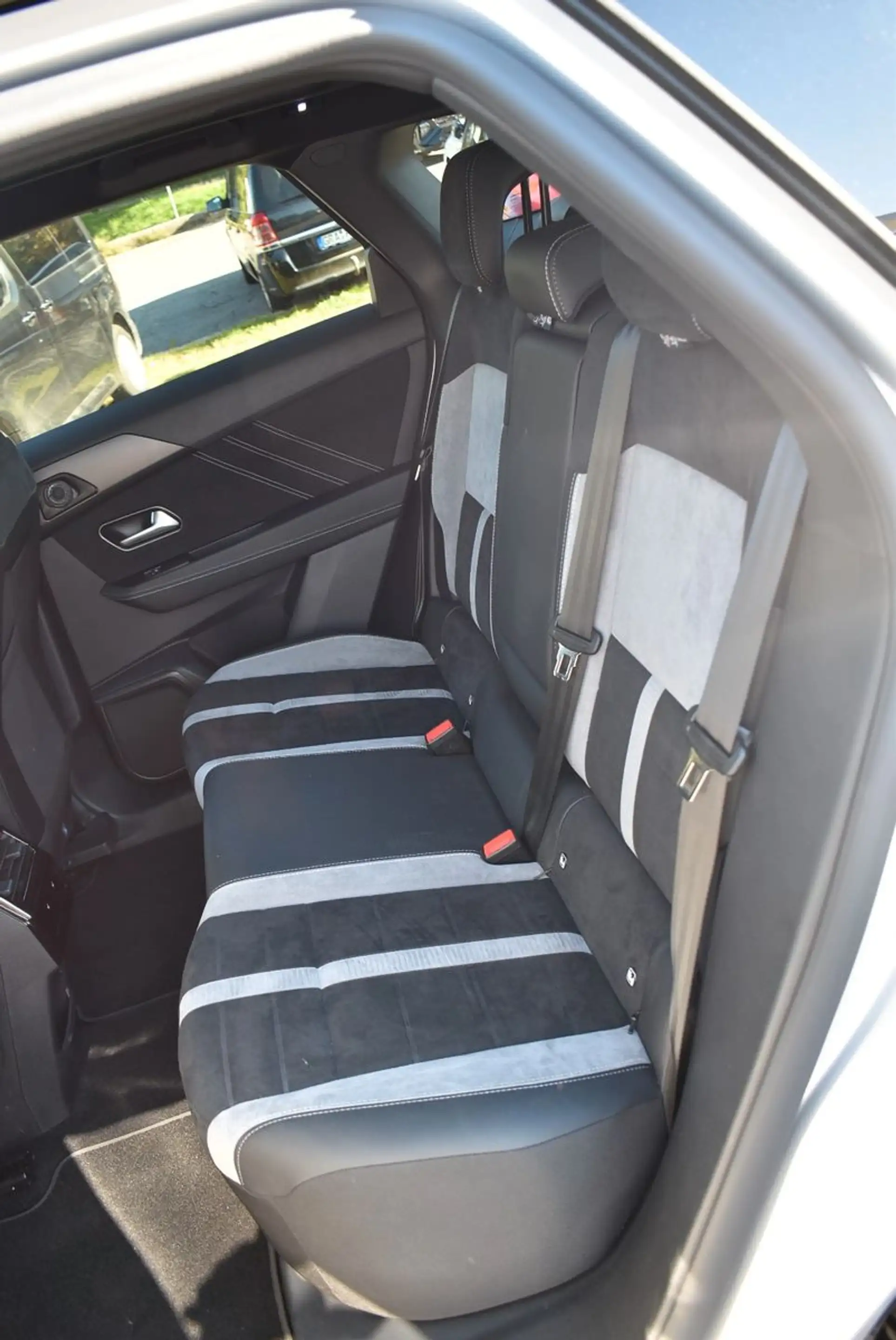 Opel Grandland X Grandland Electric 239 kW AWD Ultimate — photo 13