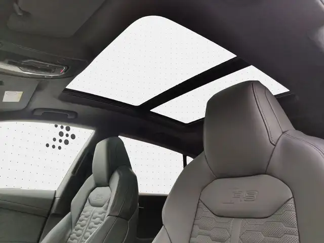 Audi RS Q8 view 10