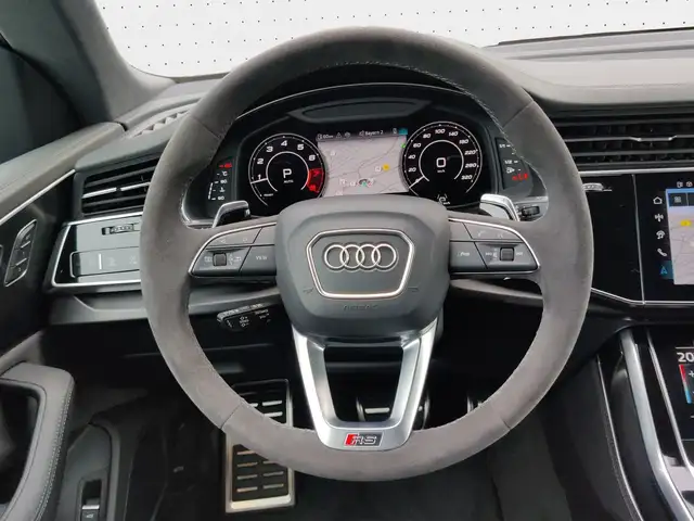 Audi RS Q8 view 8