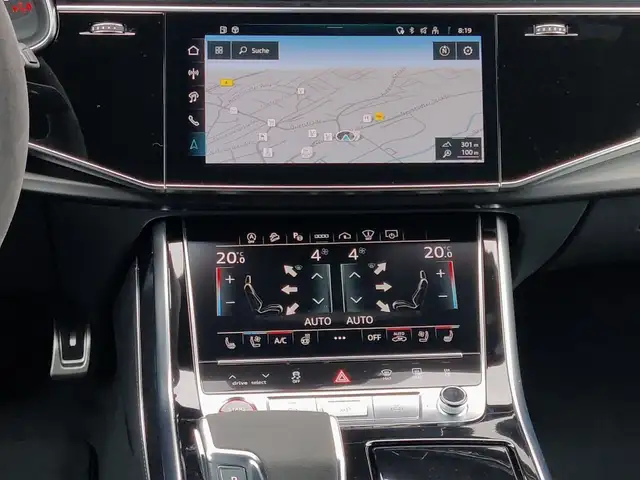 Audi RS Q8 view 6