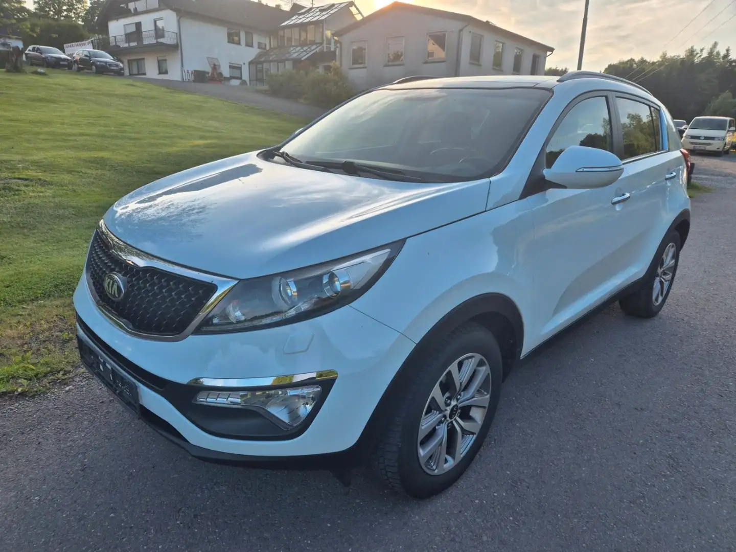 Kia Sportage Spirit 2WD Top Ausstattung Weiß - 1