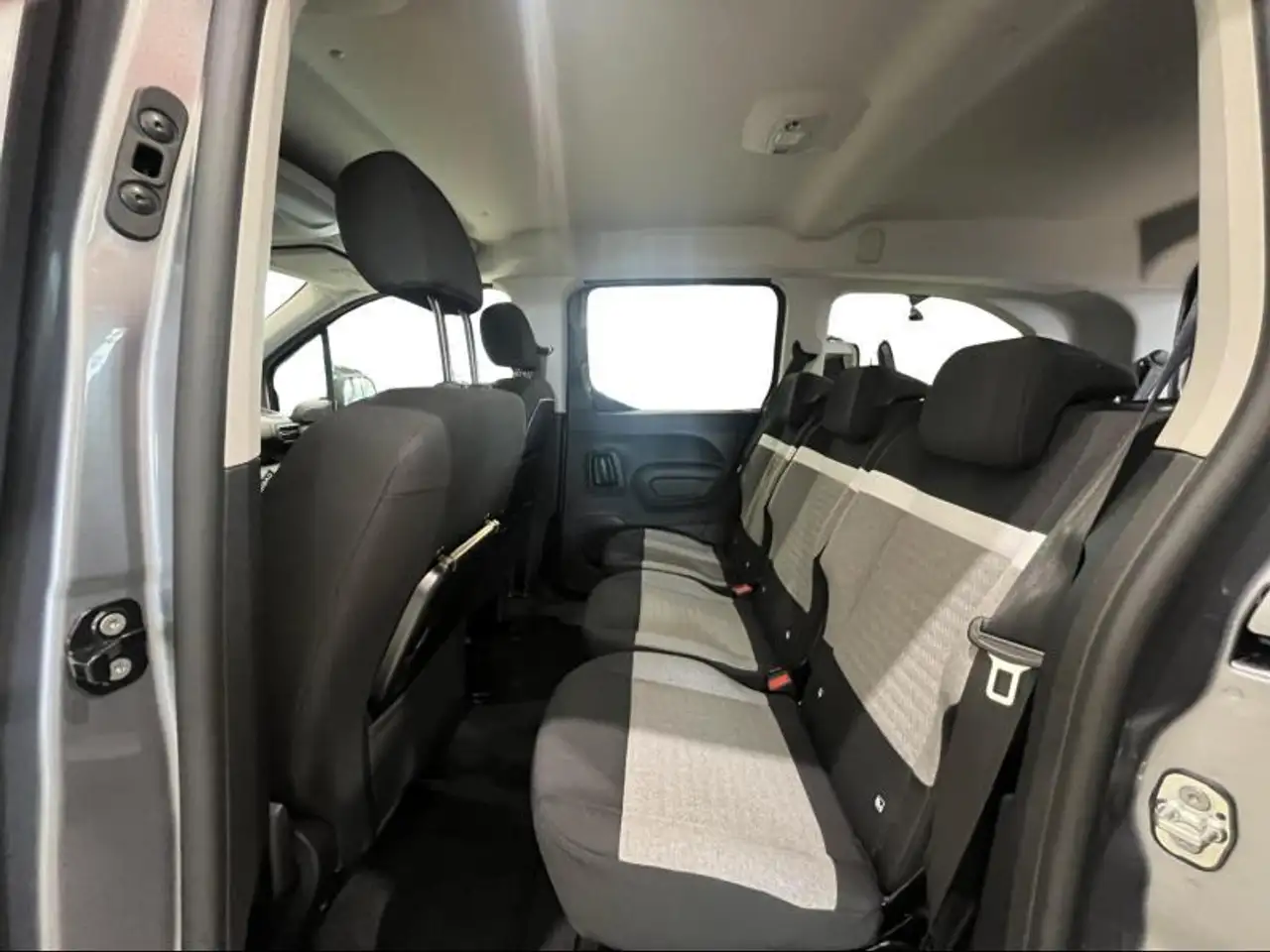 Citroen Berlingo 2026 — фото 13