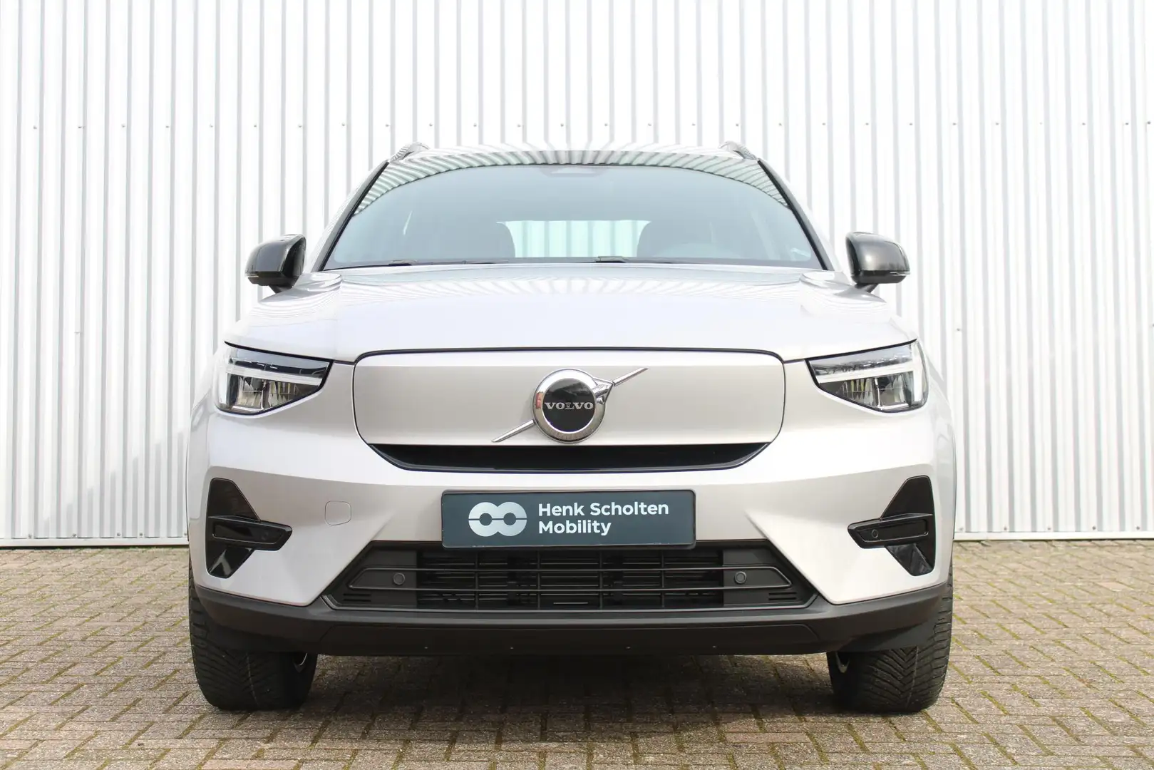 Volvo EX40 Single Motor Extended Range Plus 82 kWh | Adaptiev Stříbrná - 2