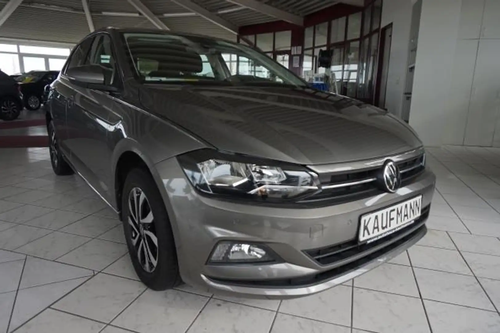 Volkswagen Polo POLO ACTIVE 1,0 TSI DSG KAMERA SHZ ACC APP NAVI Grau - 2