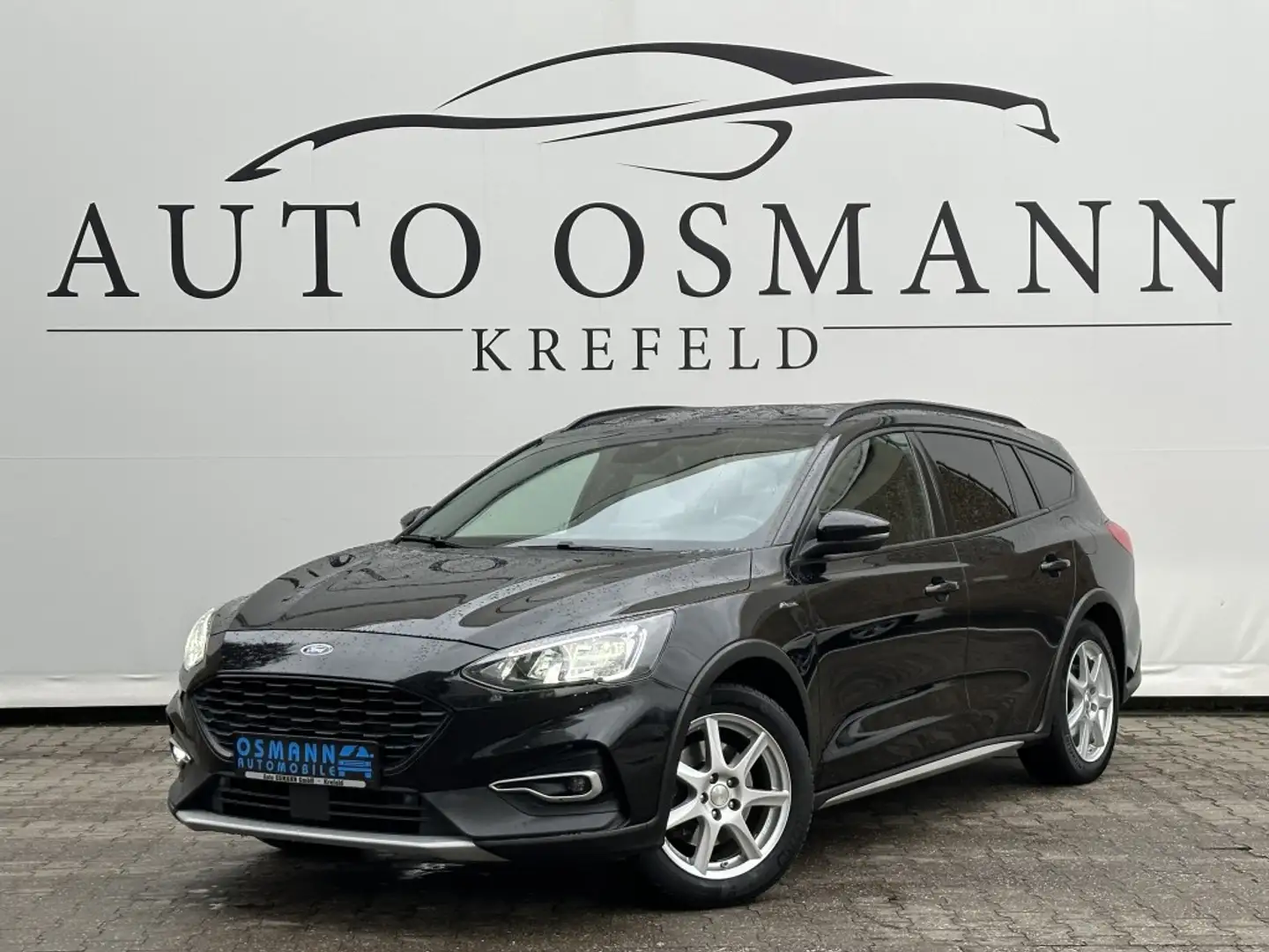 Ford Focus Turnier 1.5 EcoBoost Aut. ACTIVE X Černá - 1