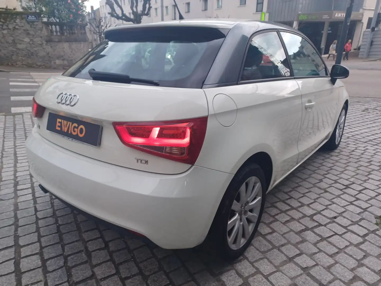 Audi A1 1.6 TDI 105 AMBITION - 2