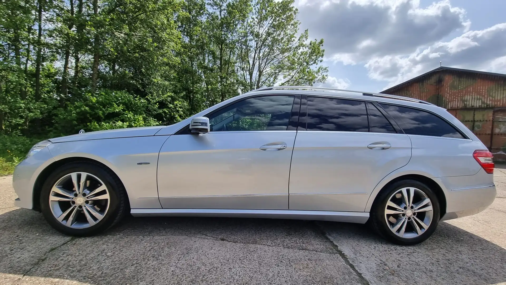Mercedes-Benz E 200 T CDI DPF BlueEFFICIENCY Automatik Avantgarde - 1