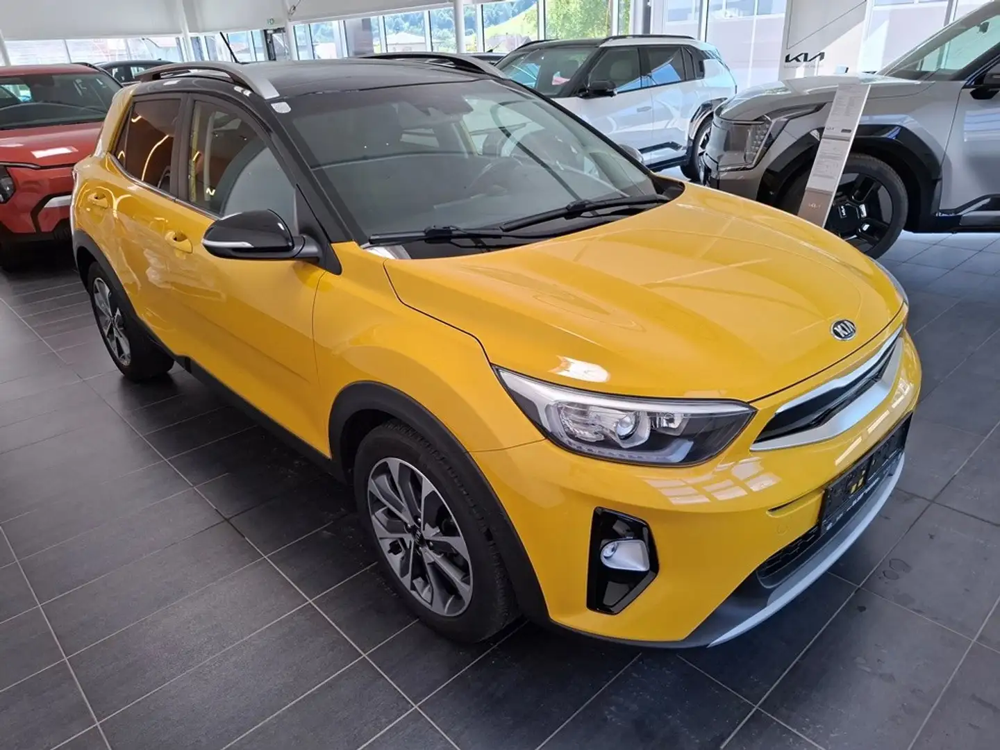 Kia Stonic 1,6 CRDI ISG Gold Gelb - 2