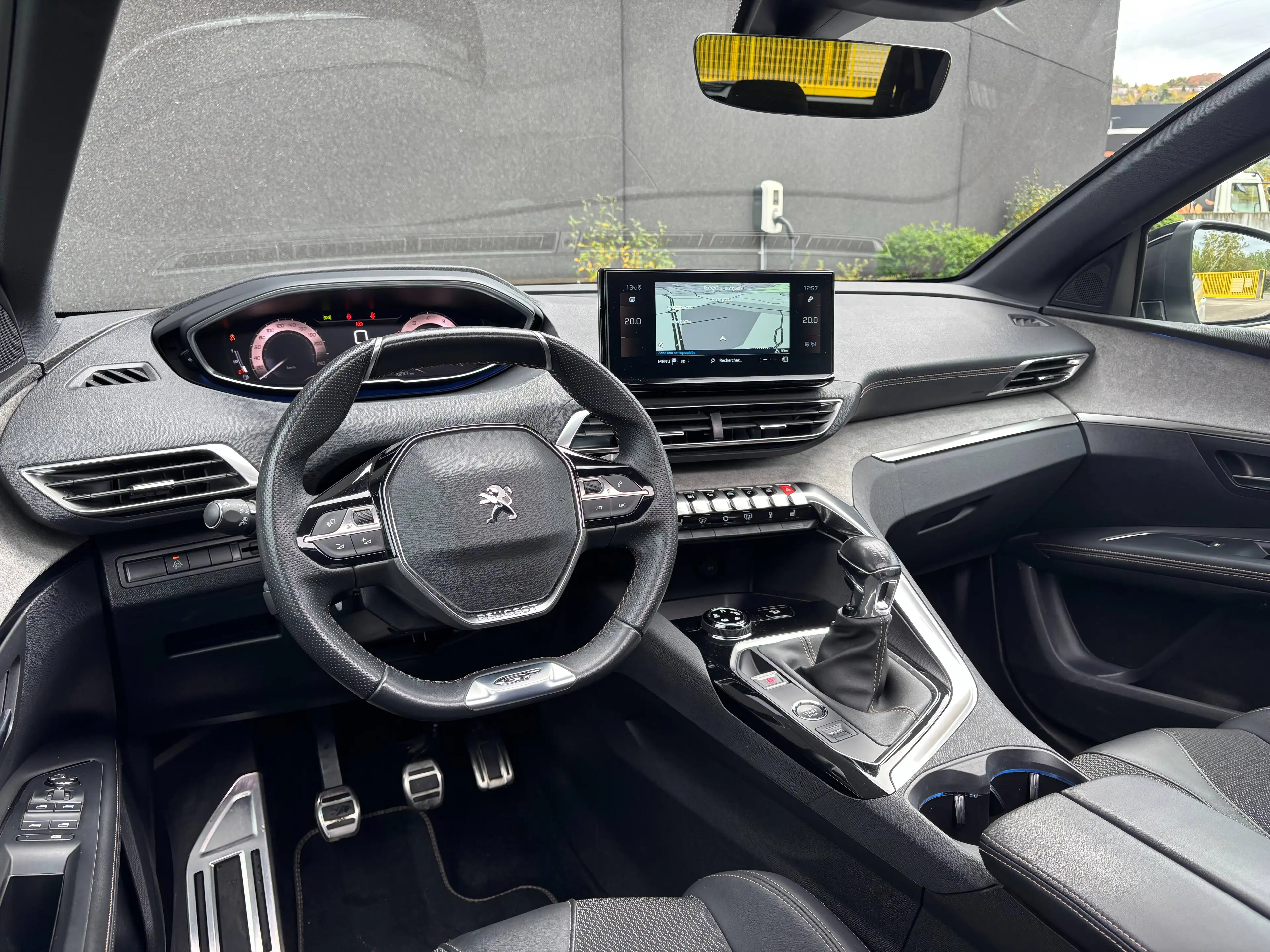 Peugeot 5008 5008 GT - 7 PLACES - Toit ouvrant - GPS -Caméra — photo 11