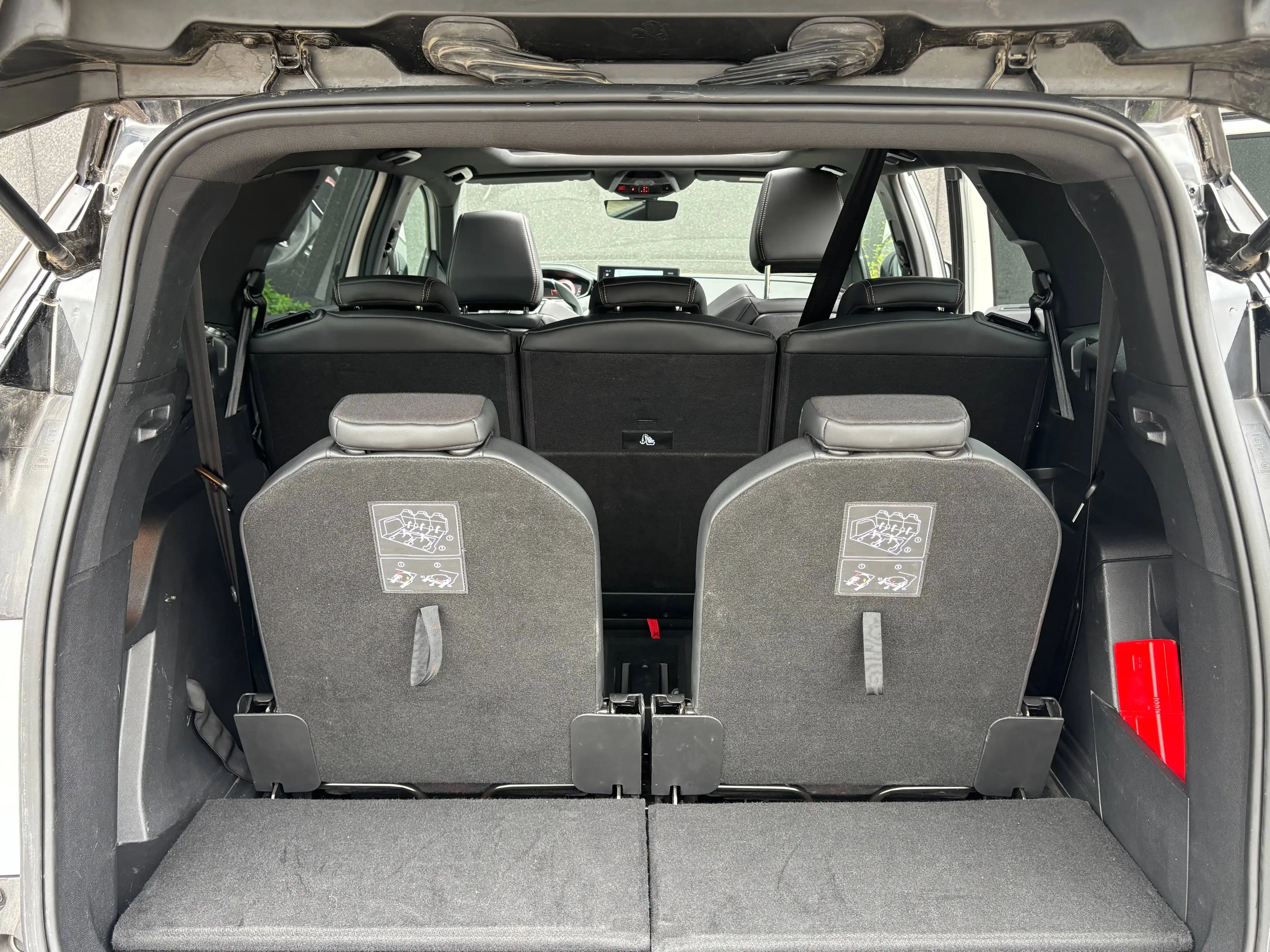 Peugeot 5008 5008 GT - 7 PLACES - Toit ouvrant - GPS -Caméra — photo 15