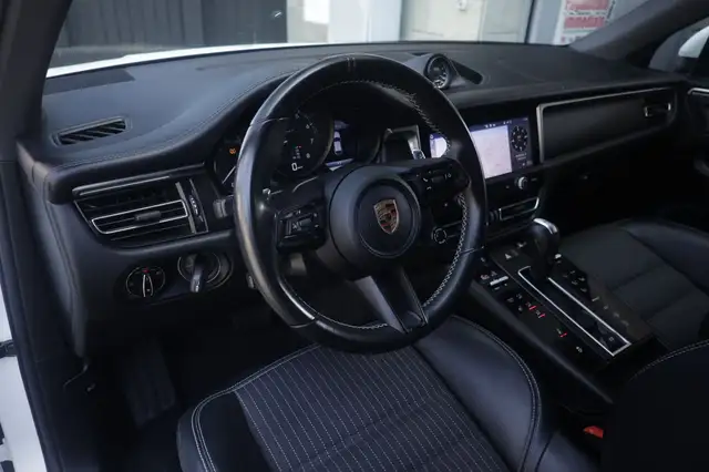 Porsche Macan view 17