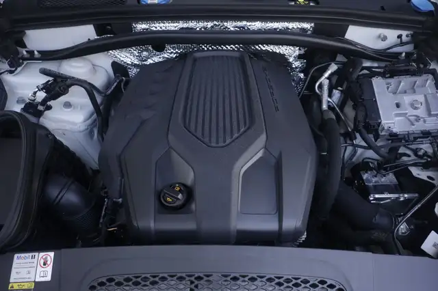 Porsche Macan view 21