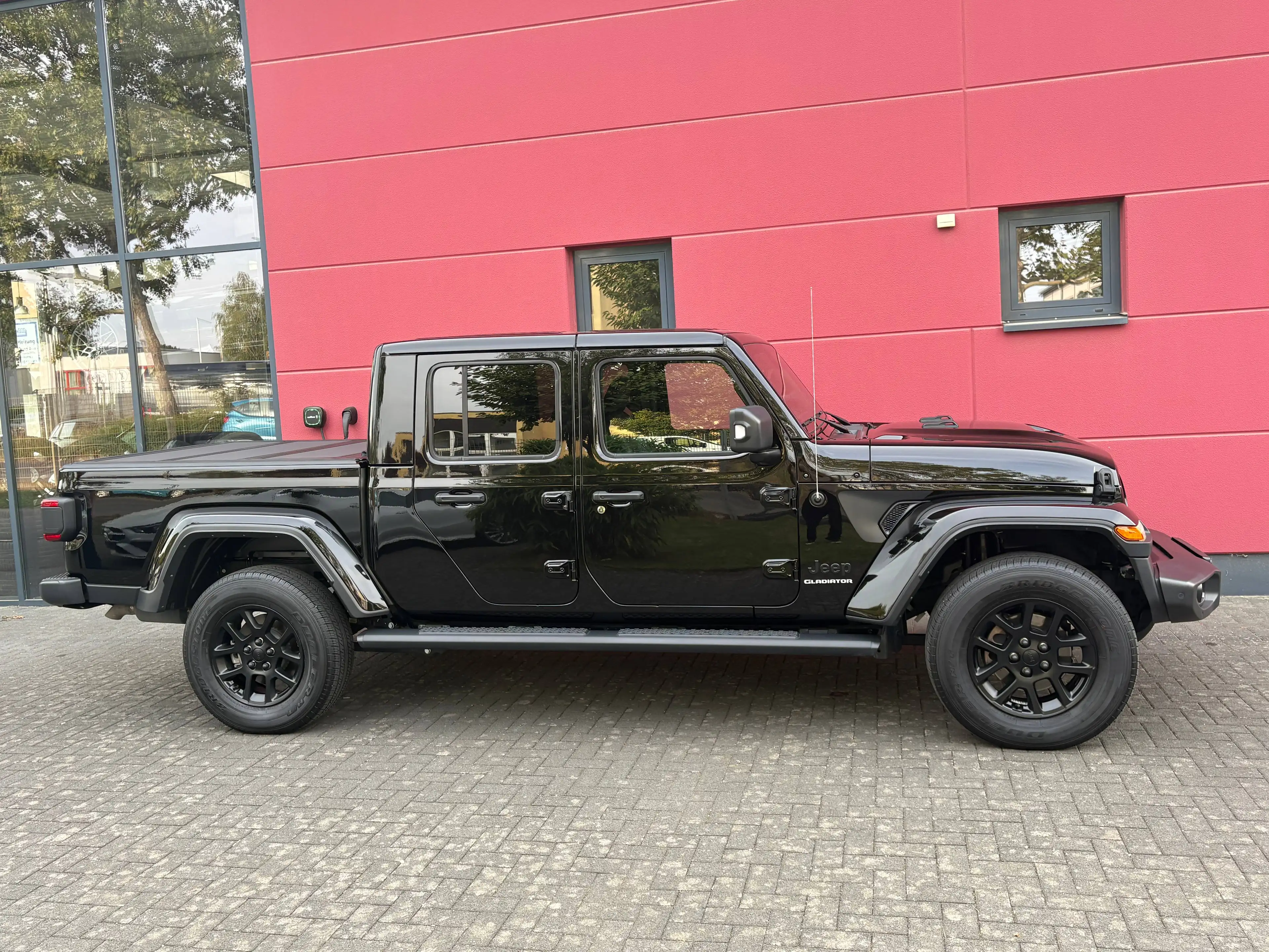Jeep Gladiator 3.0 V6 AWD AUT. SONDERMODELL FAROUT FINAL EDITION LEDER KAMERA ALPINE TOP* — photo 9