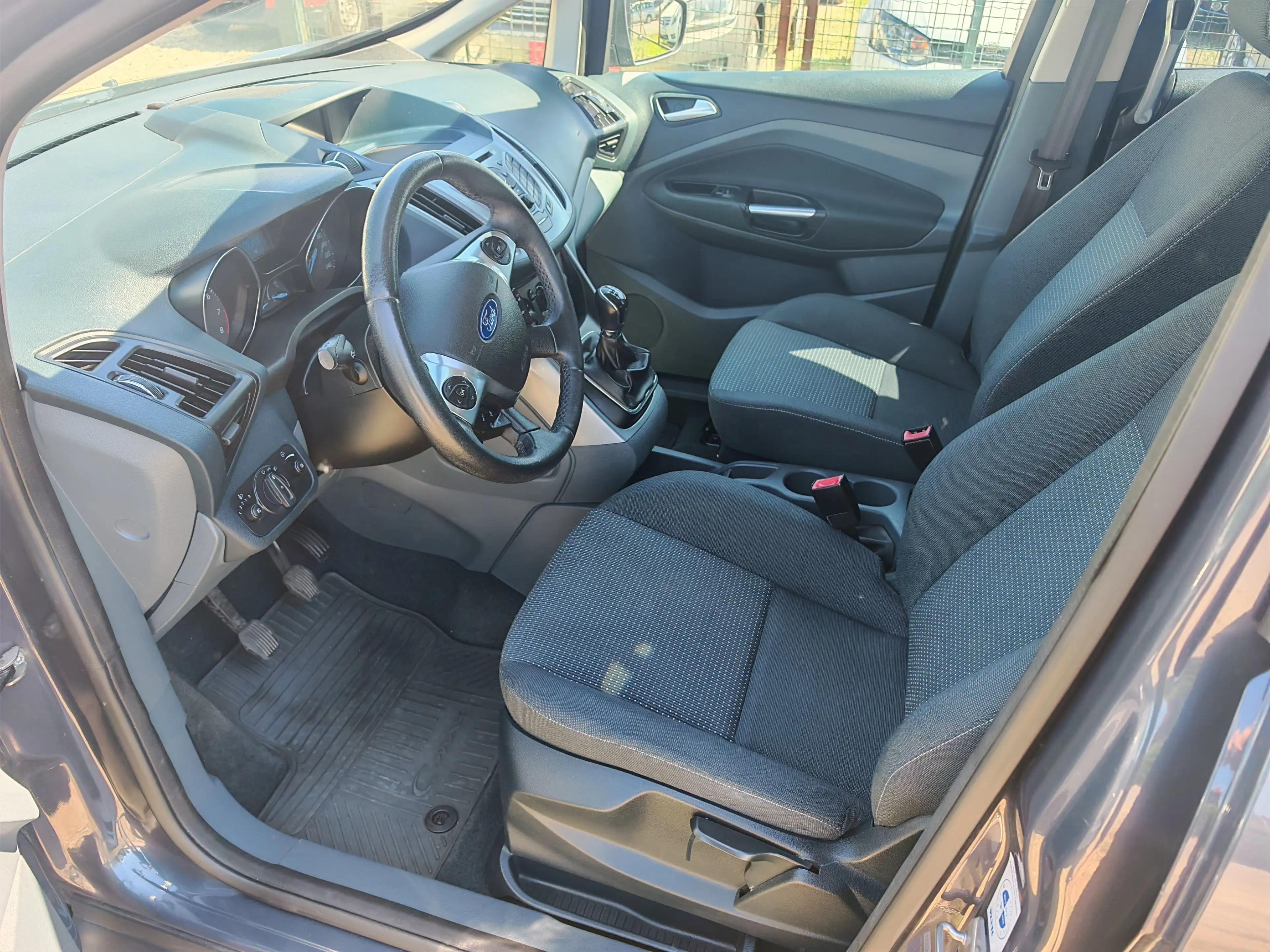 Ford Grand C-Max Trend 1.6i — photo 14