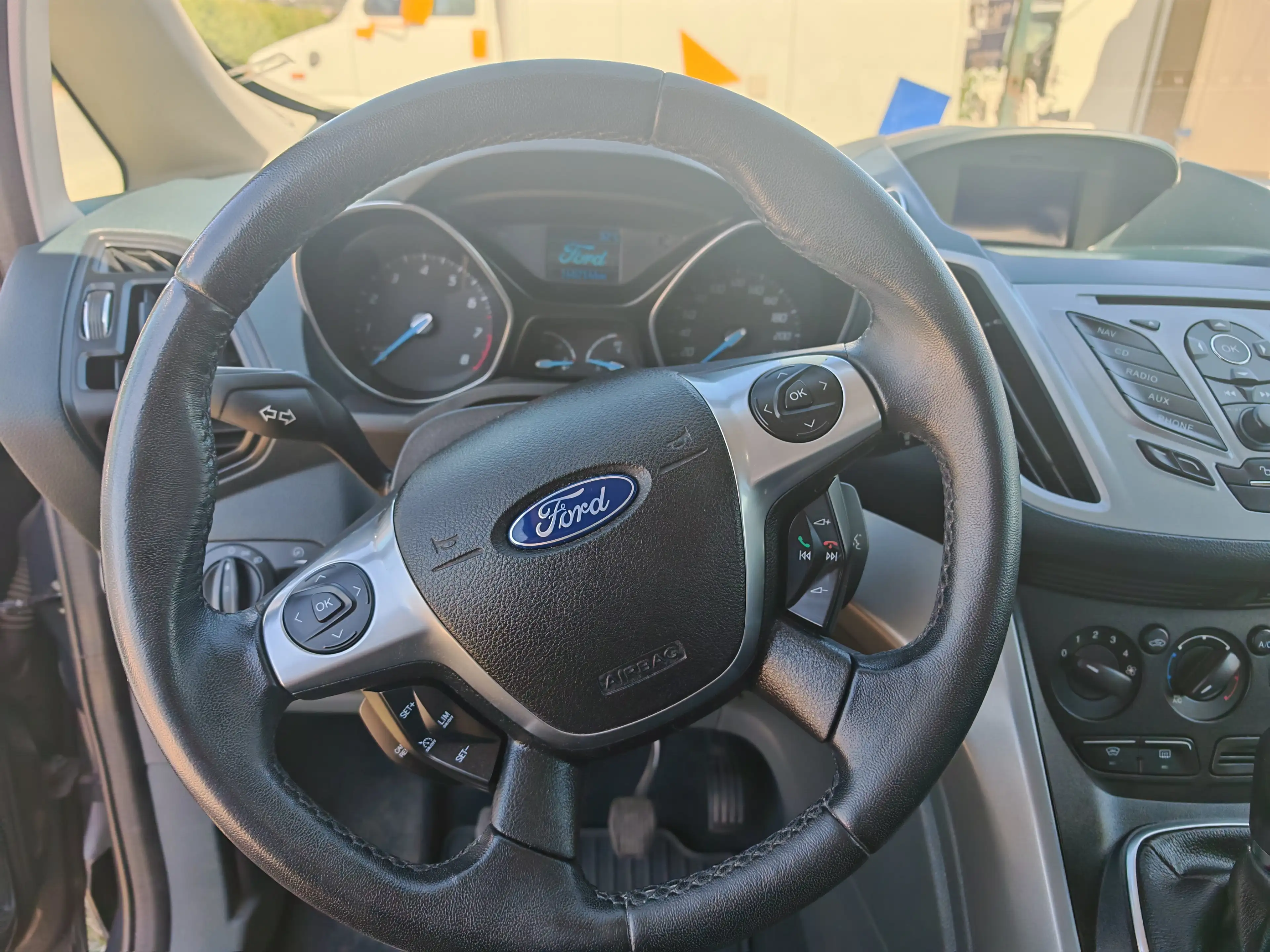 Ford Grand C-Max Trend 1.6i — photo 9
