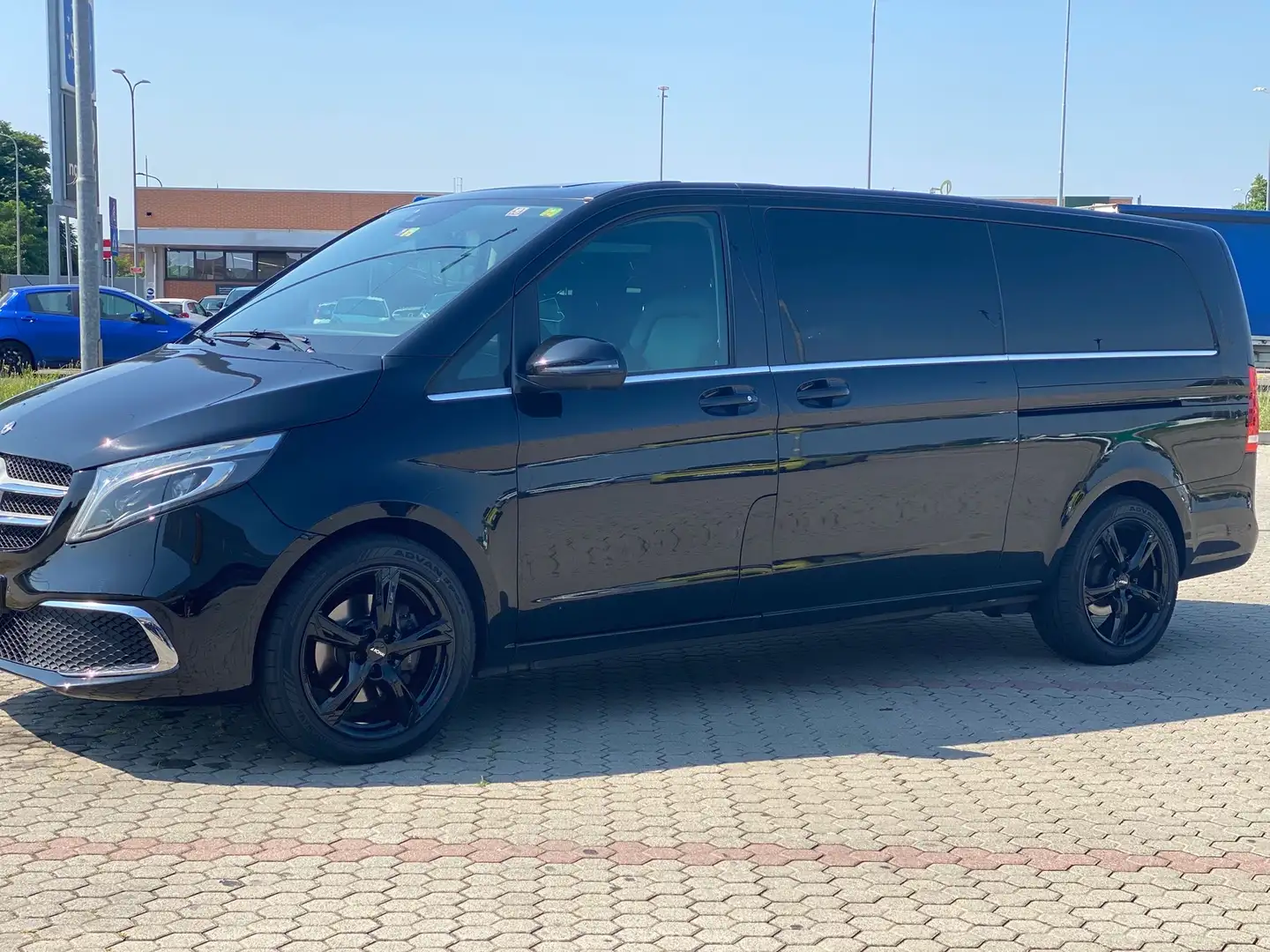 Mercedes-Benz V 250 d extralang 9G-TRONIC - 2
