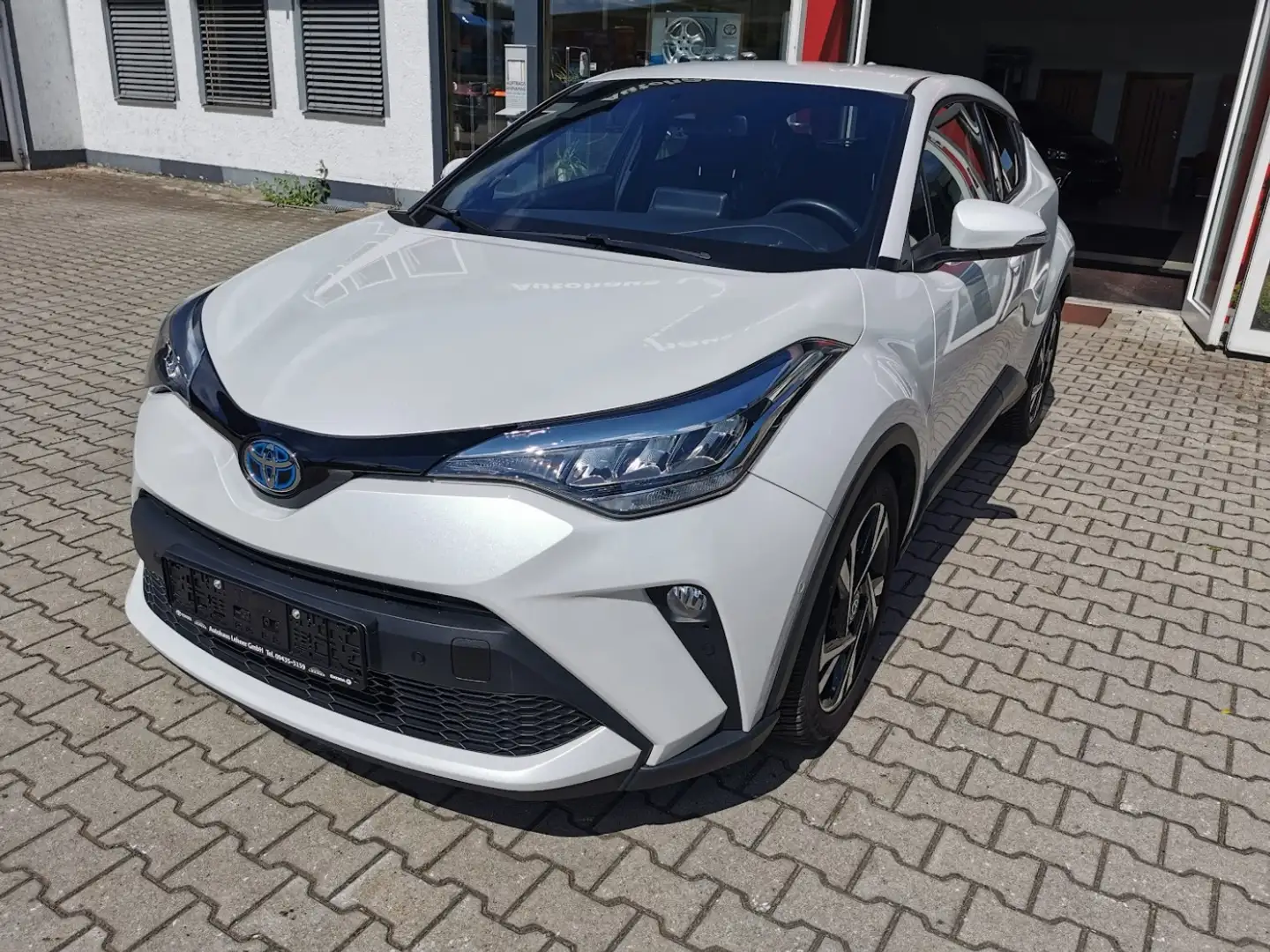 Toyota C-HR 1.8 Team D SHZ+LHZ+EINPARK+TWA+LED+NAVI Fehér - 2