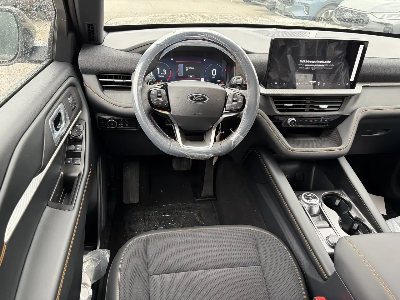 Ford Explorer photo Ford Explorer