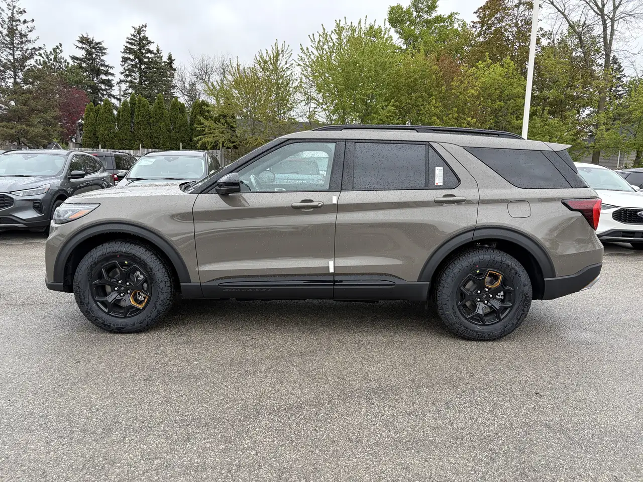 Ford Explorer photo Ford Explorer
