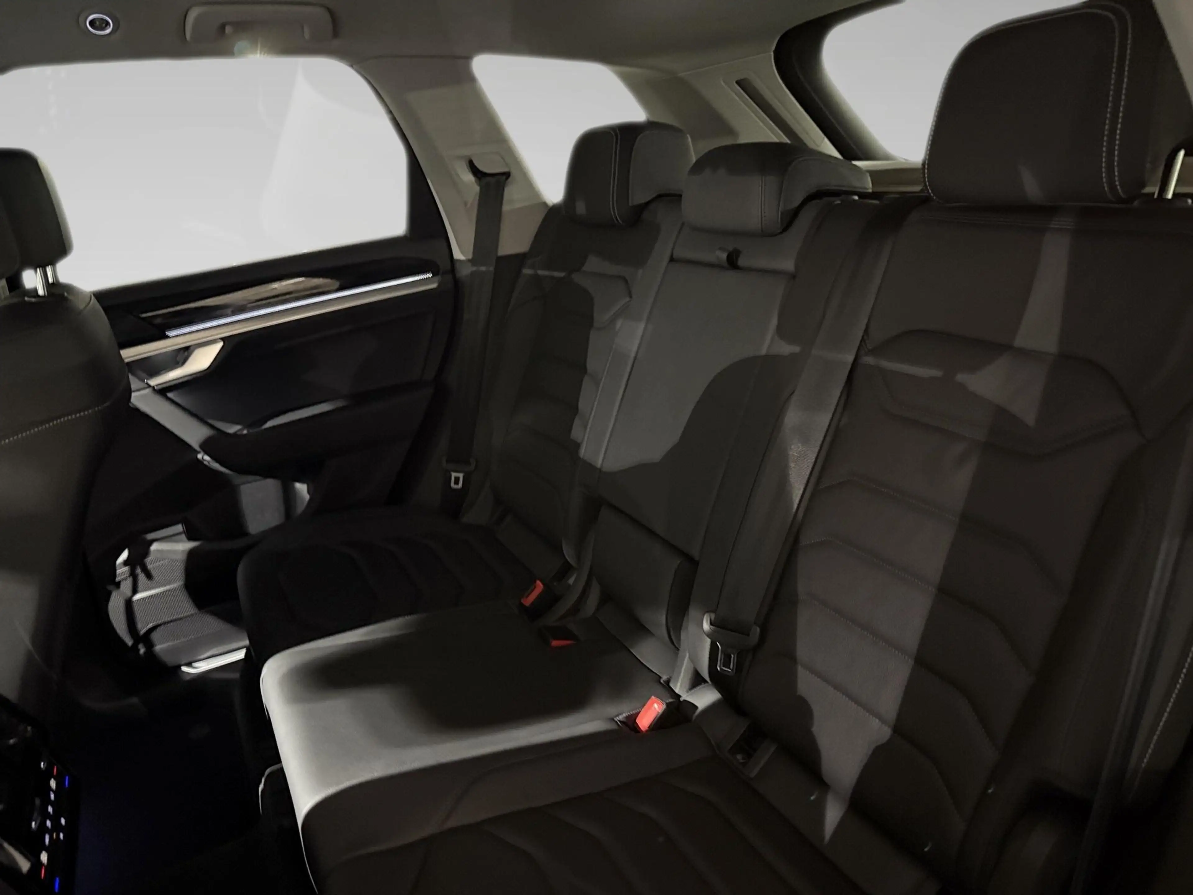 Volkswagen Touareg 3.0 TDI V6 170kW 4Motion — photo 11