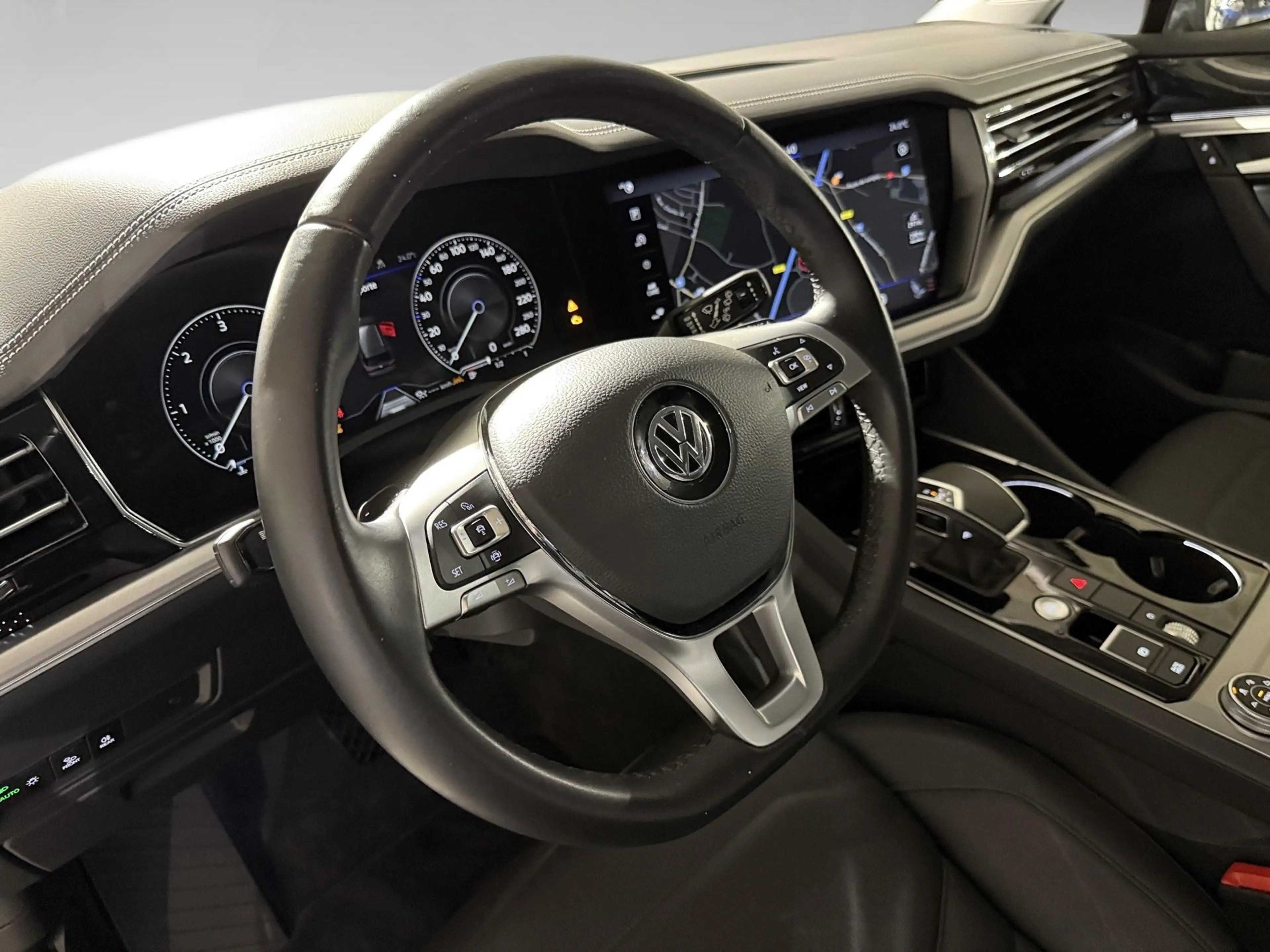 Volkswagen Touareg 3.0 TDI V6 170kW 4Motion — photo 8