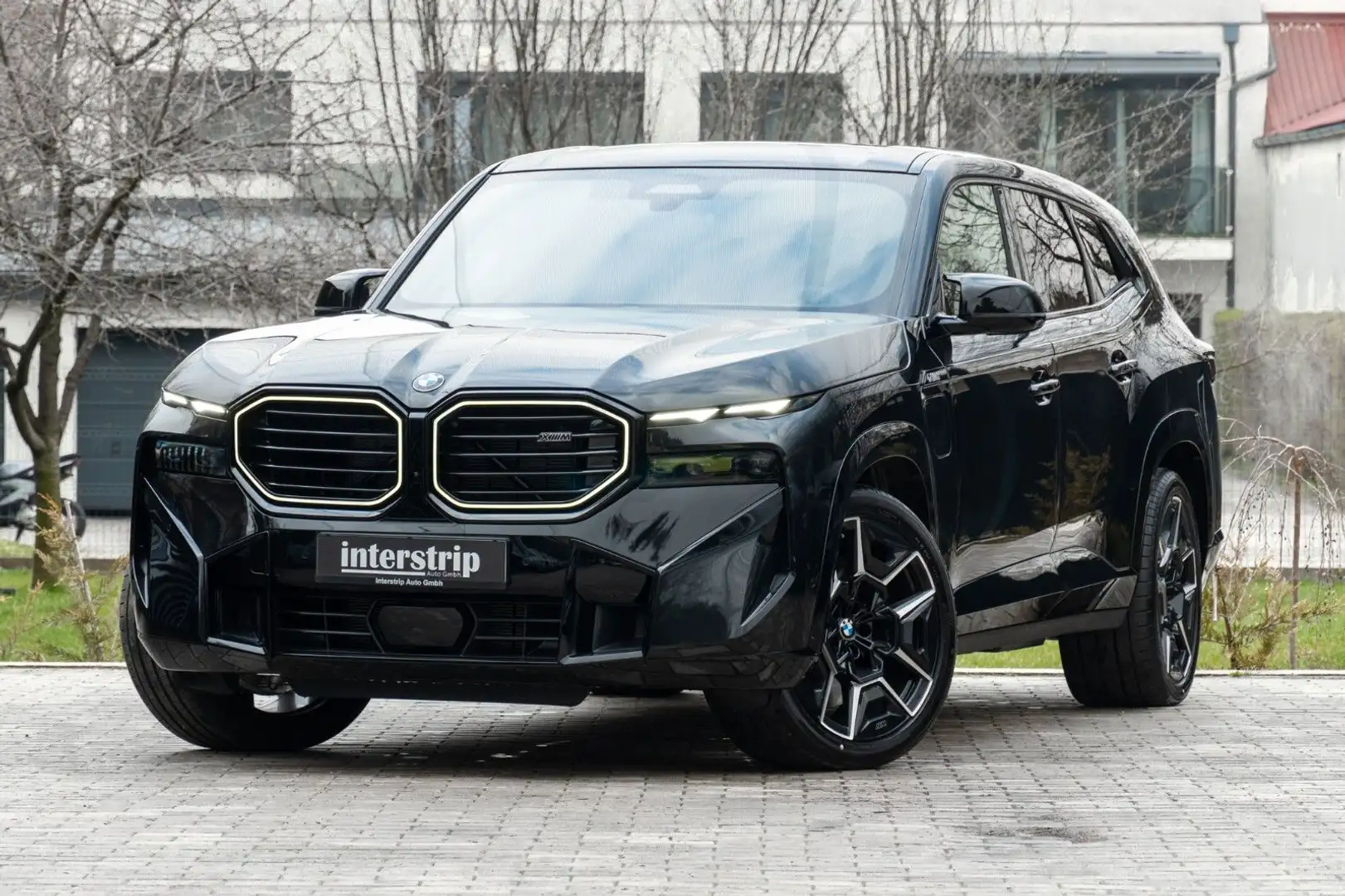 BMW XM 50e DR.ASS.PRO.SOFTC.MASSAGE.H/K.360°.AHK. Schwarz - 1