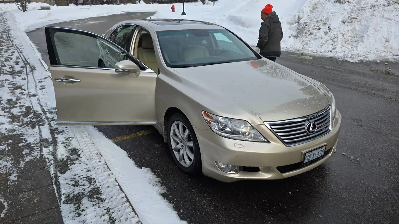 Lexus LS photo Lexus LS