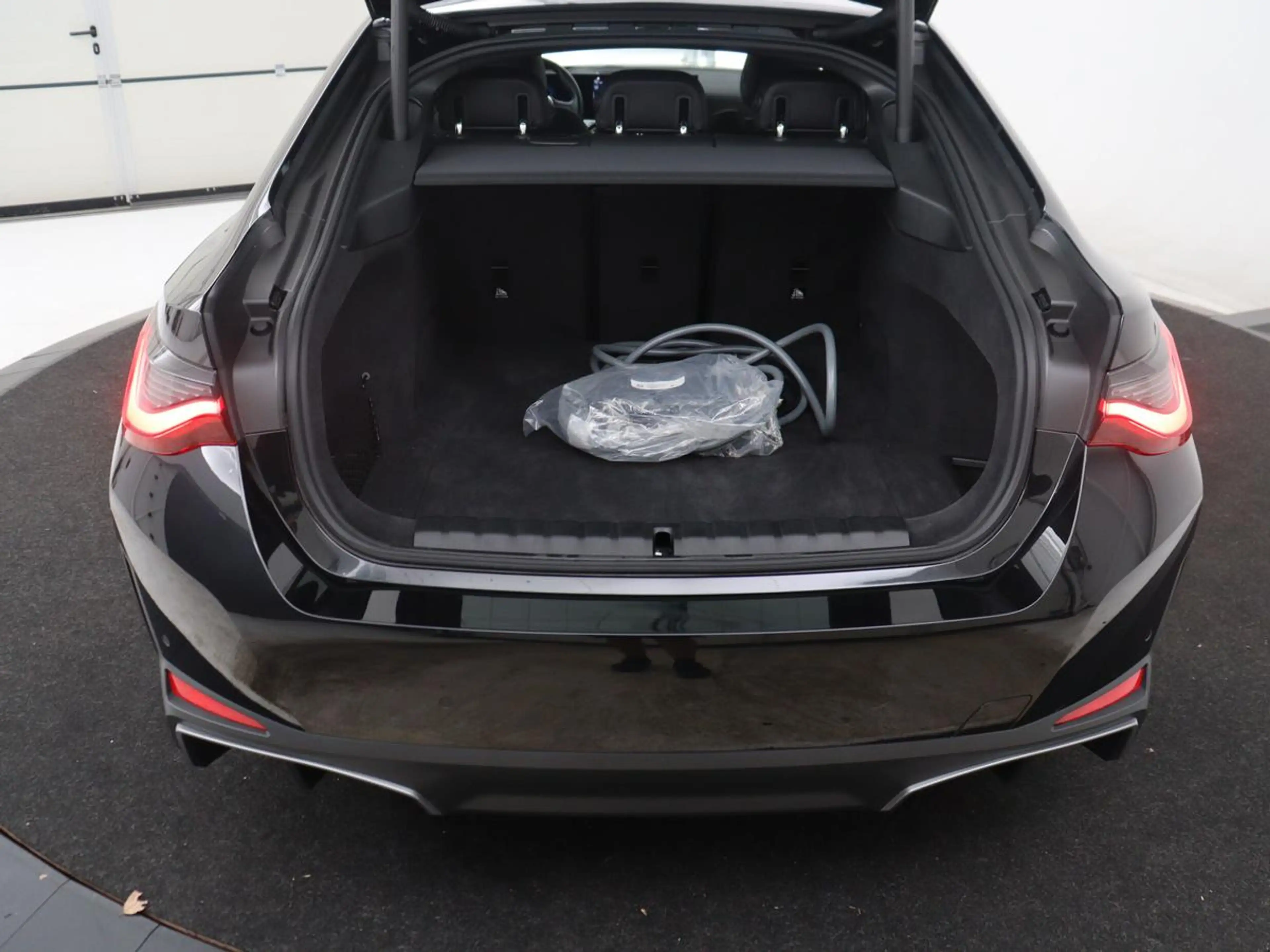 BMW i4 eDrive40 High Executive 84 kWh | SOH 98,7% | Leder — photo 10