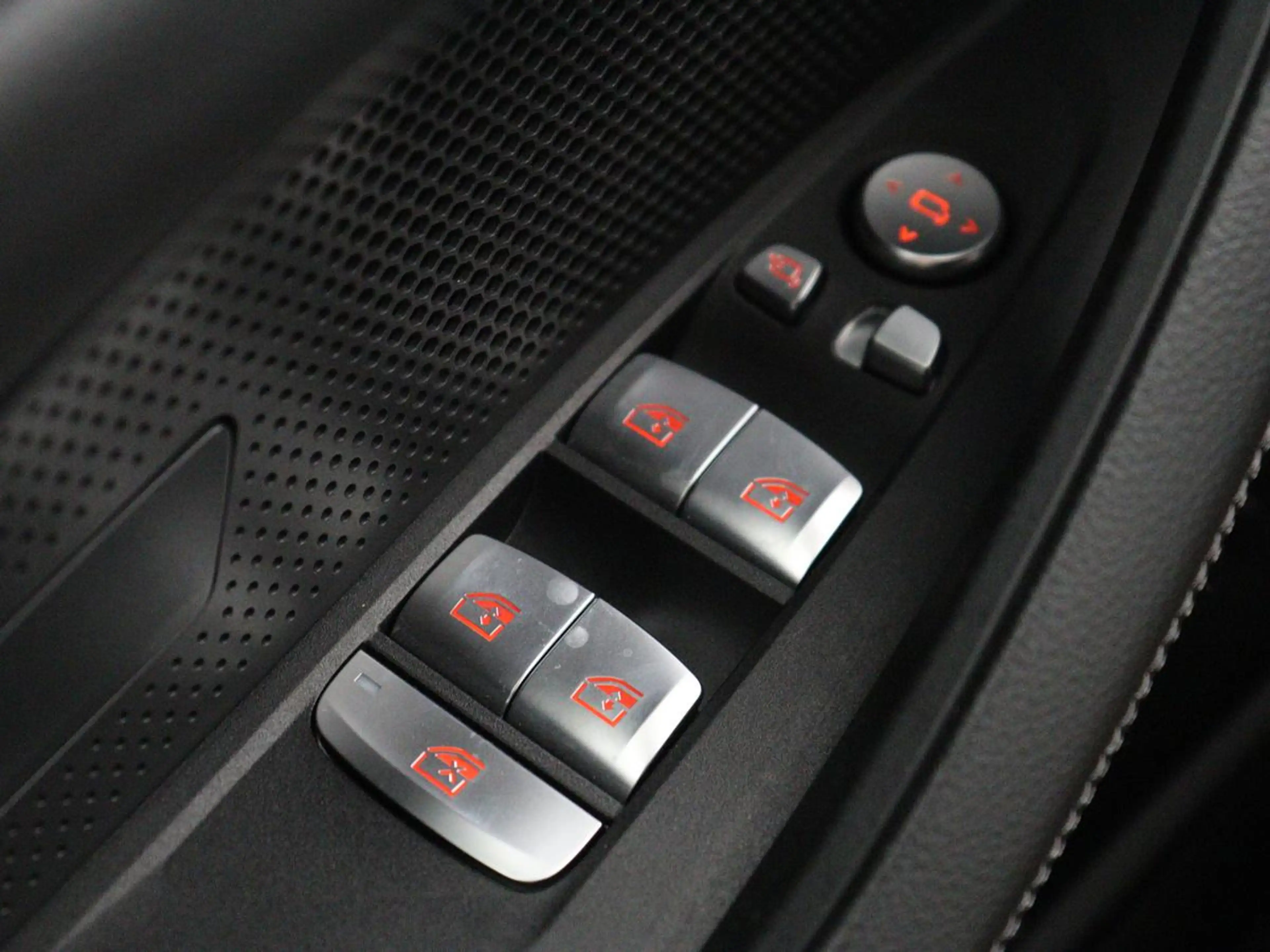 BMW i4 eDrive40 High Executive 84 kWh | SOH 98,7% | Leder — photo 39