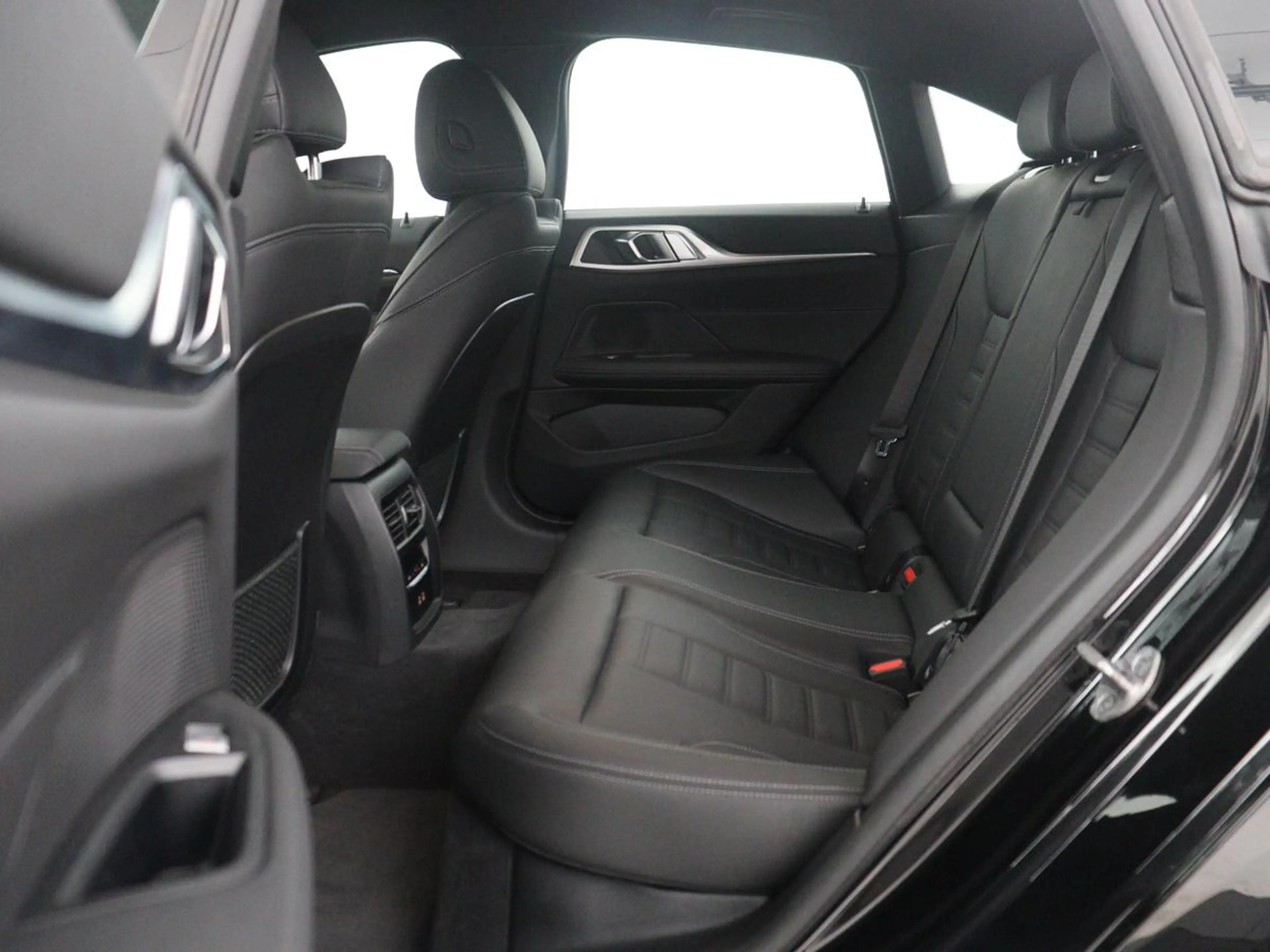 BMW i4 eDrive40 High Executive 84 kWh | SOH 98,7% | Leder — photo 7