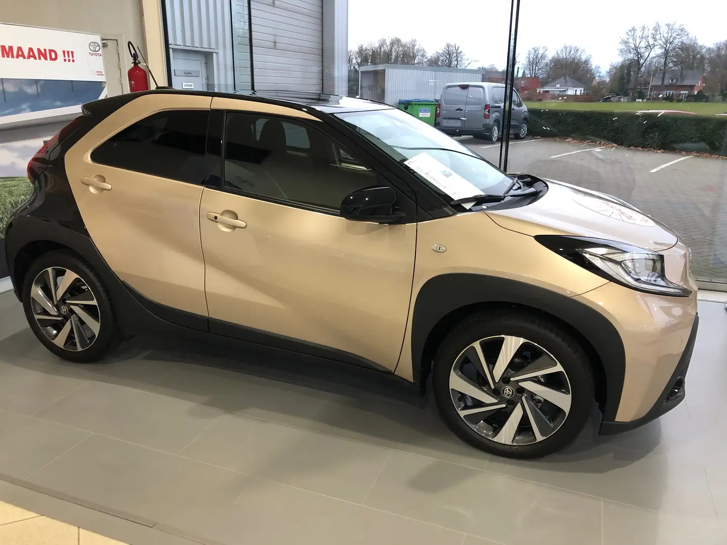 Toyota Aygo X Aygo X Goud - 1