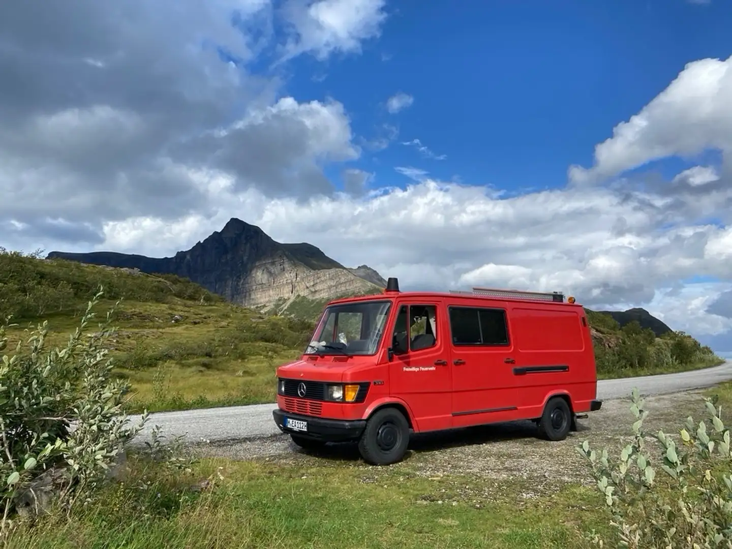 Mercedes-Benz 210/310 Mercedes-Benz Camper-Oldtimer Feuerwehrauto MB 310 Roşu - 2