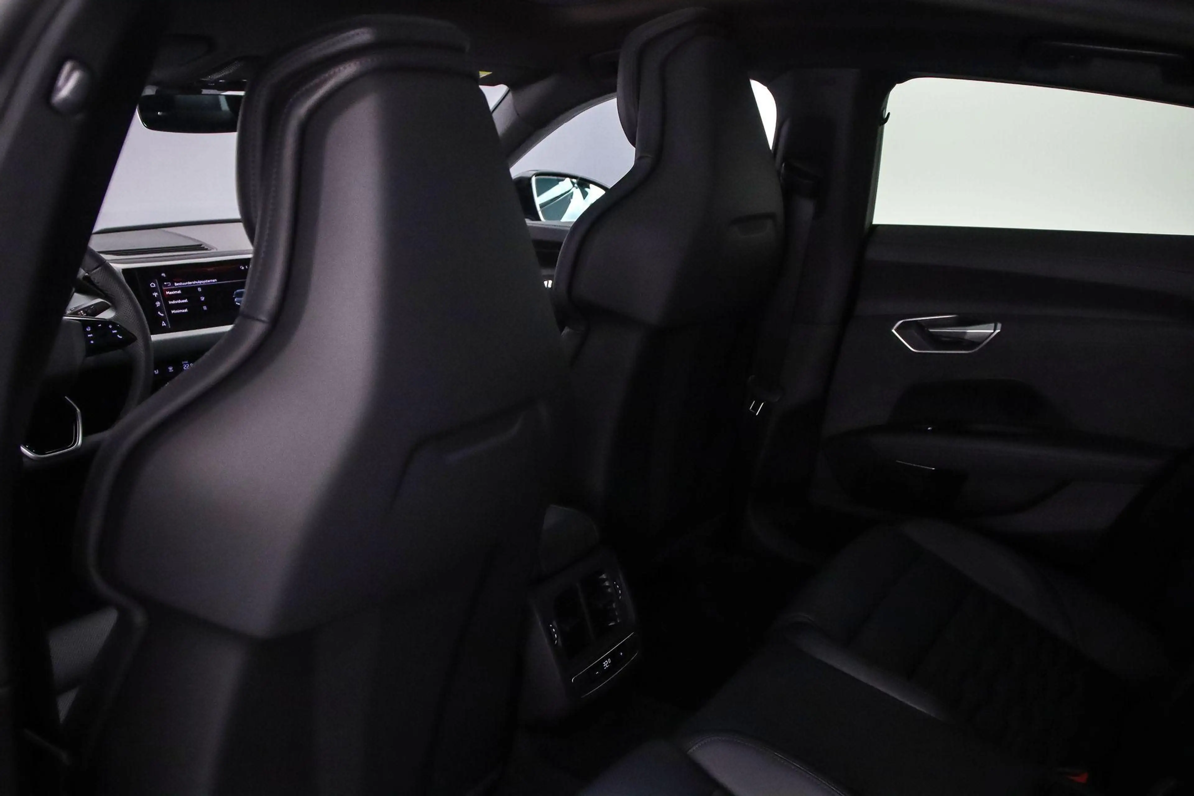 Audi e-tron GT e-tron GT | Assistentie pakket plus | Luchtvering — photo 12