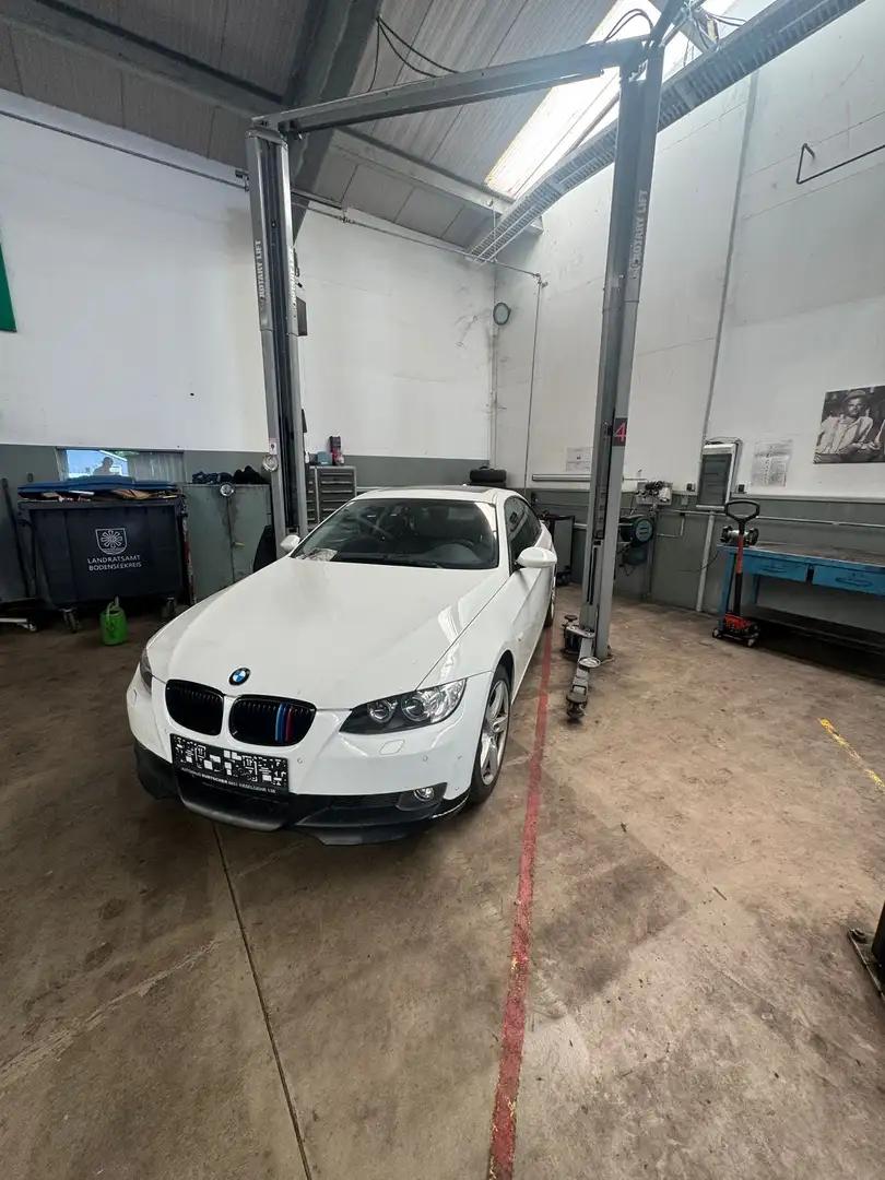 BMW 330 330xi Coupé Österreich-Paket Aut. - 2