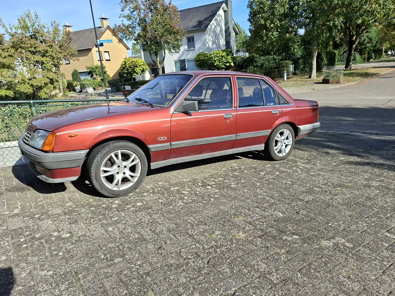 Opel Rekord 2.0 E CD 5bak, foto 2