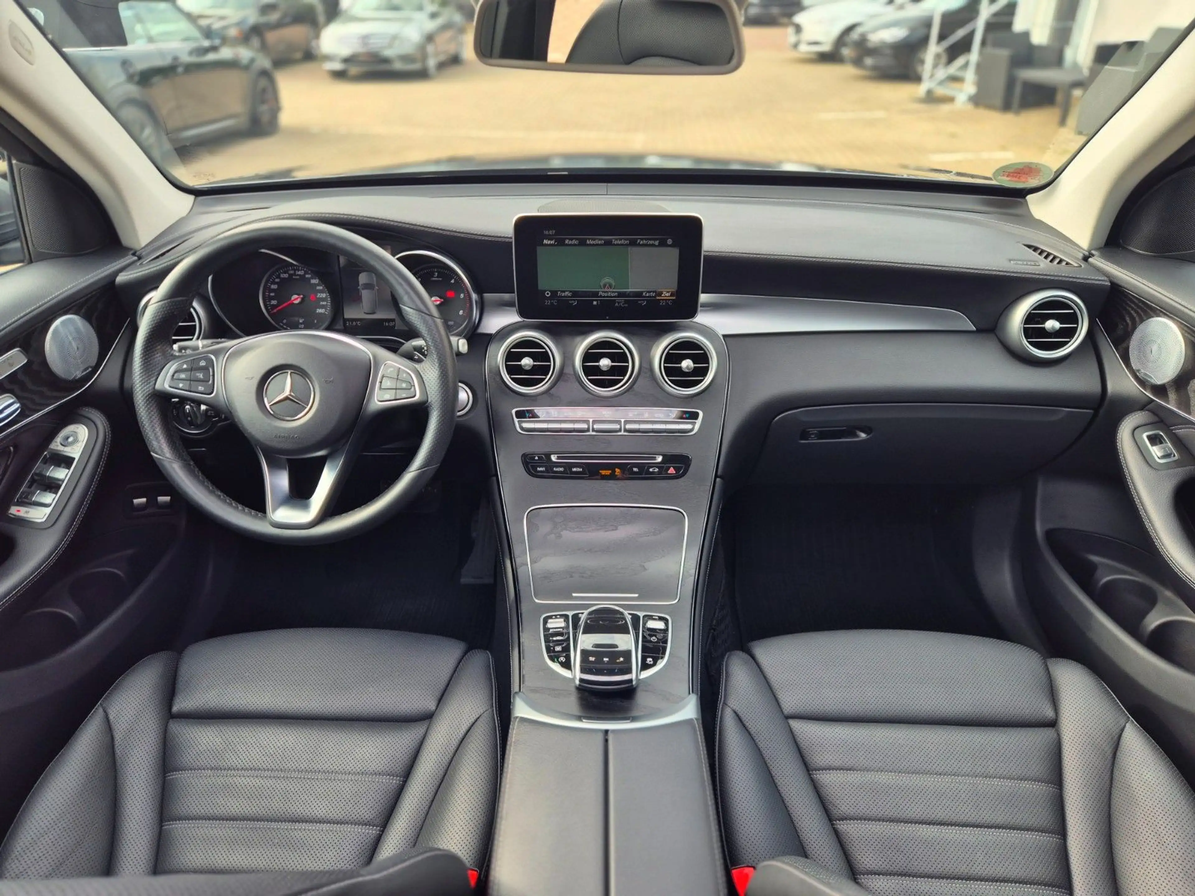 Mercedes-Benz GLC 350 d 4Matic Exclusive PANO/BURMESTER/360/AHK — photo 15